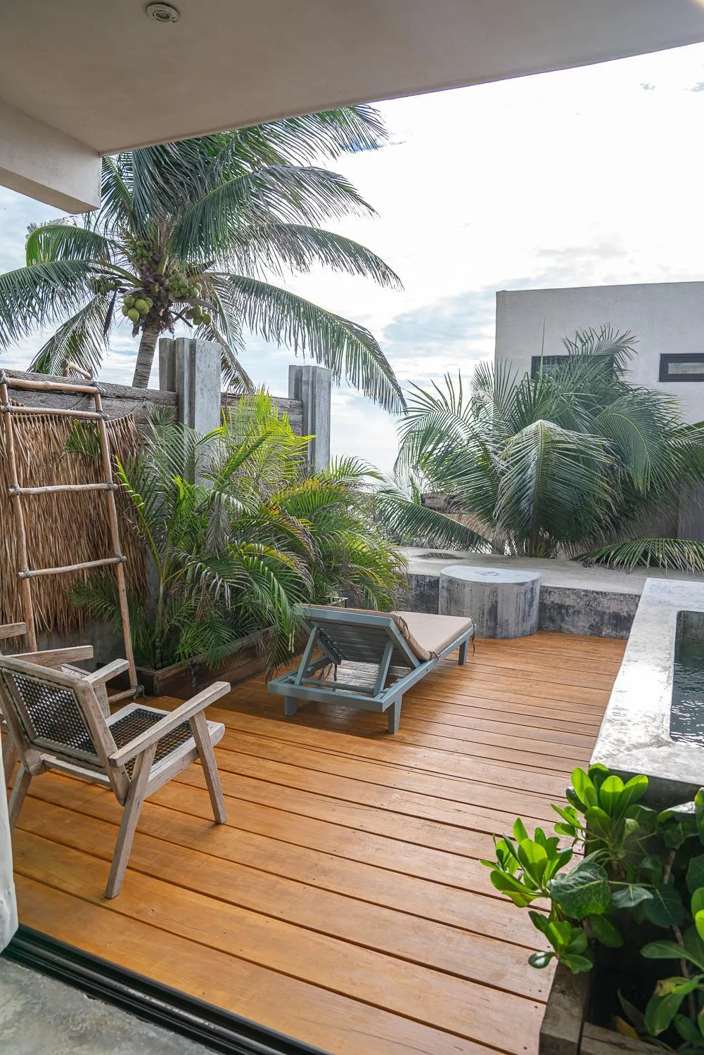 Deluxe Ocean View king size bed with plunge pool and terrace in La Posada del Sol Boutique Hotel Tulum
