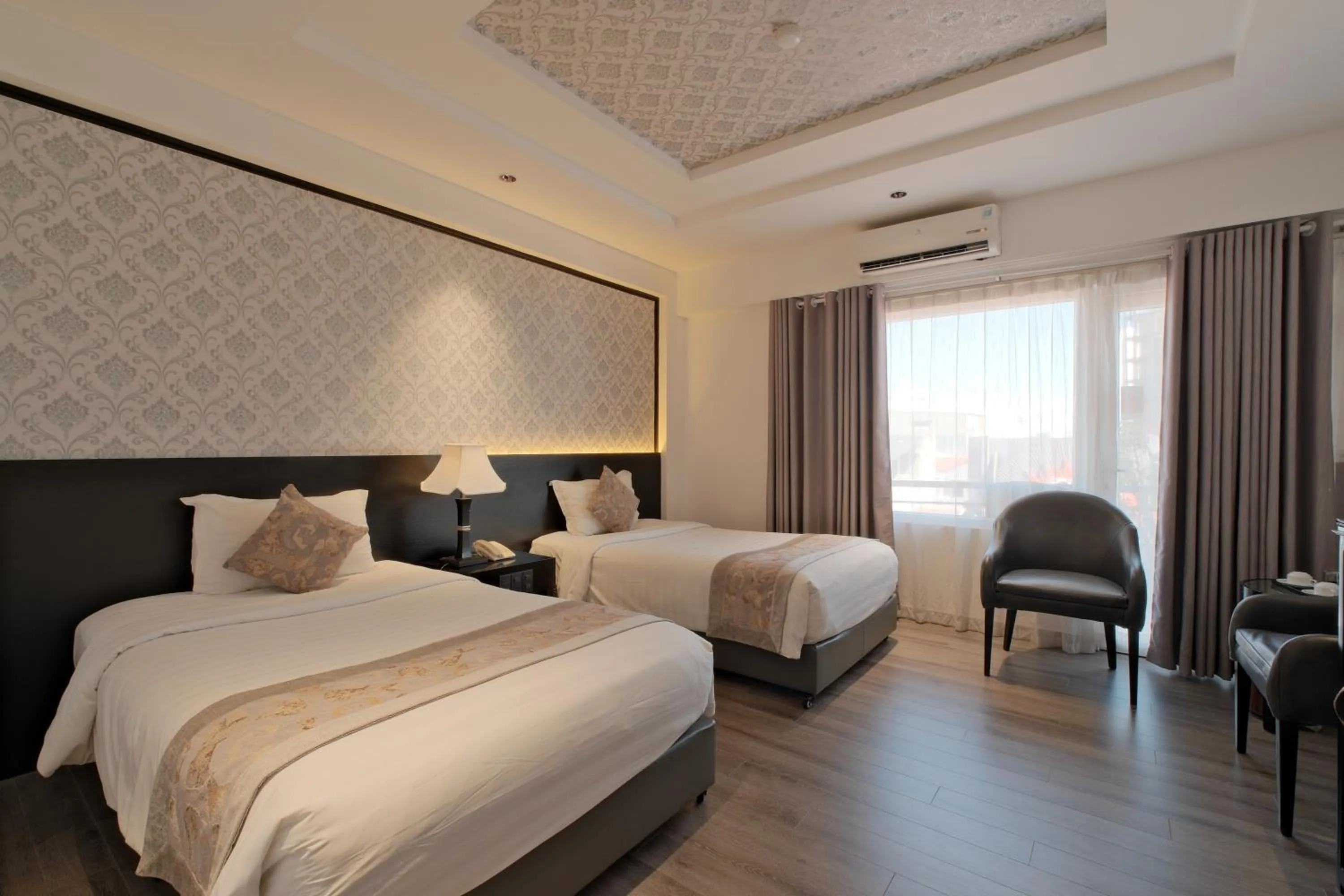 Superior Twin Room in Rosaleen Boutique Hotel