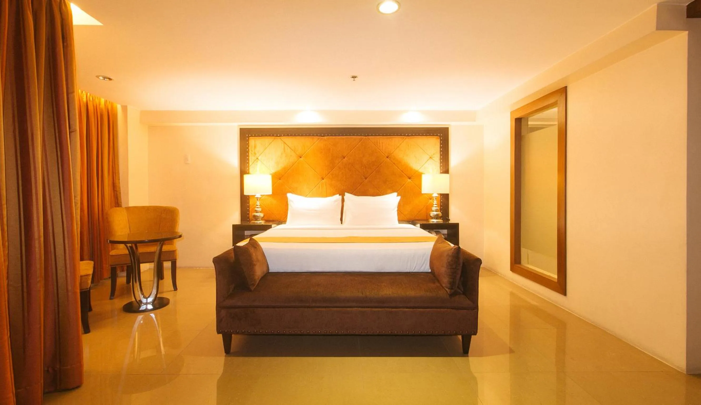 Deluxe King Room in Torre Venezia Suites