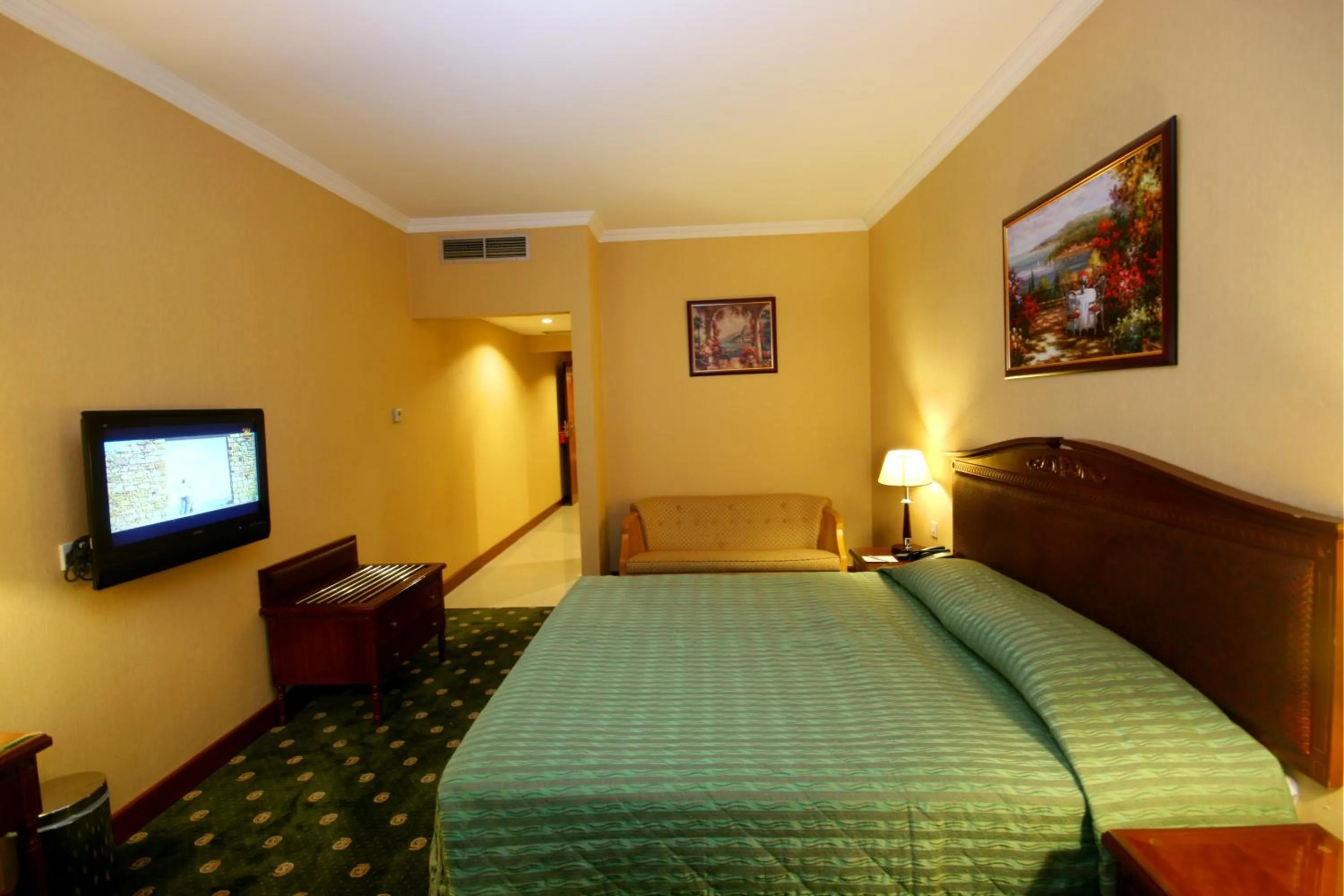 Deluxe Single Room in Mount Royal Hotel