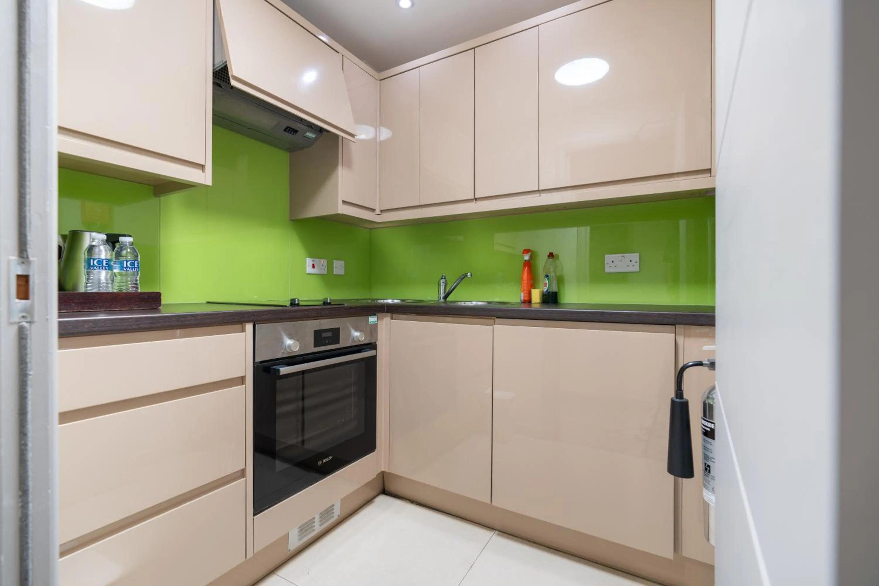 Luxury Studio Suite in Simply Rooms & Suites