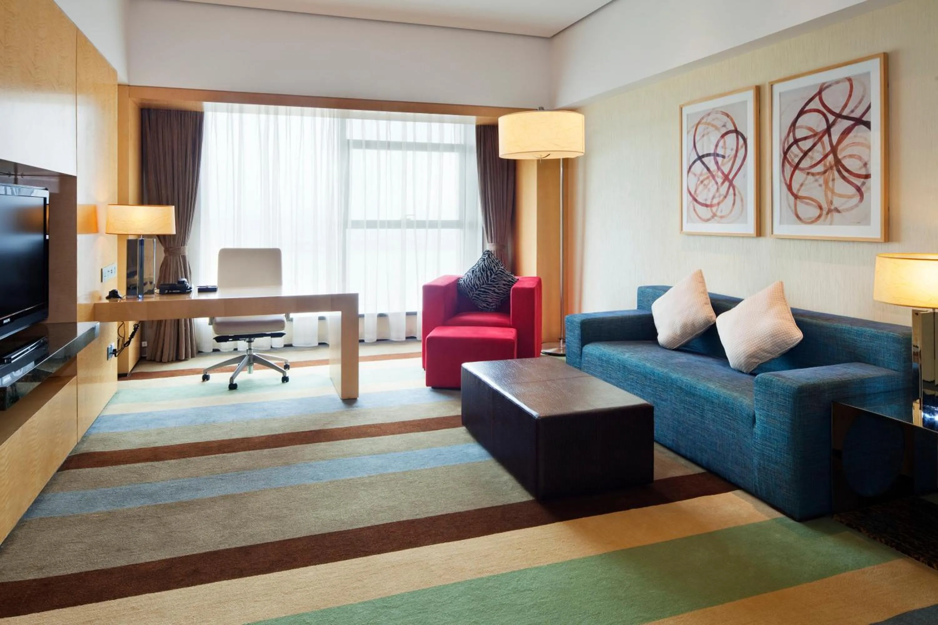 Junior King Suite with Lake View - Lounge Access in Crowne Plaza Tianjin Binhai by IHG
