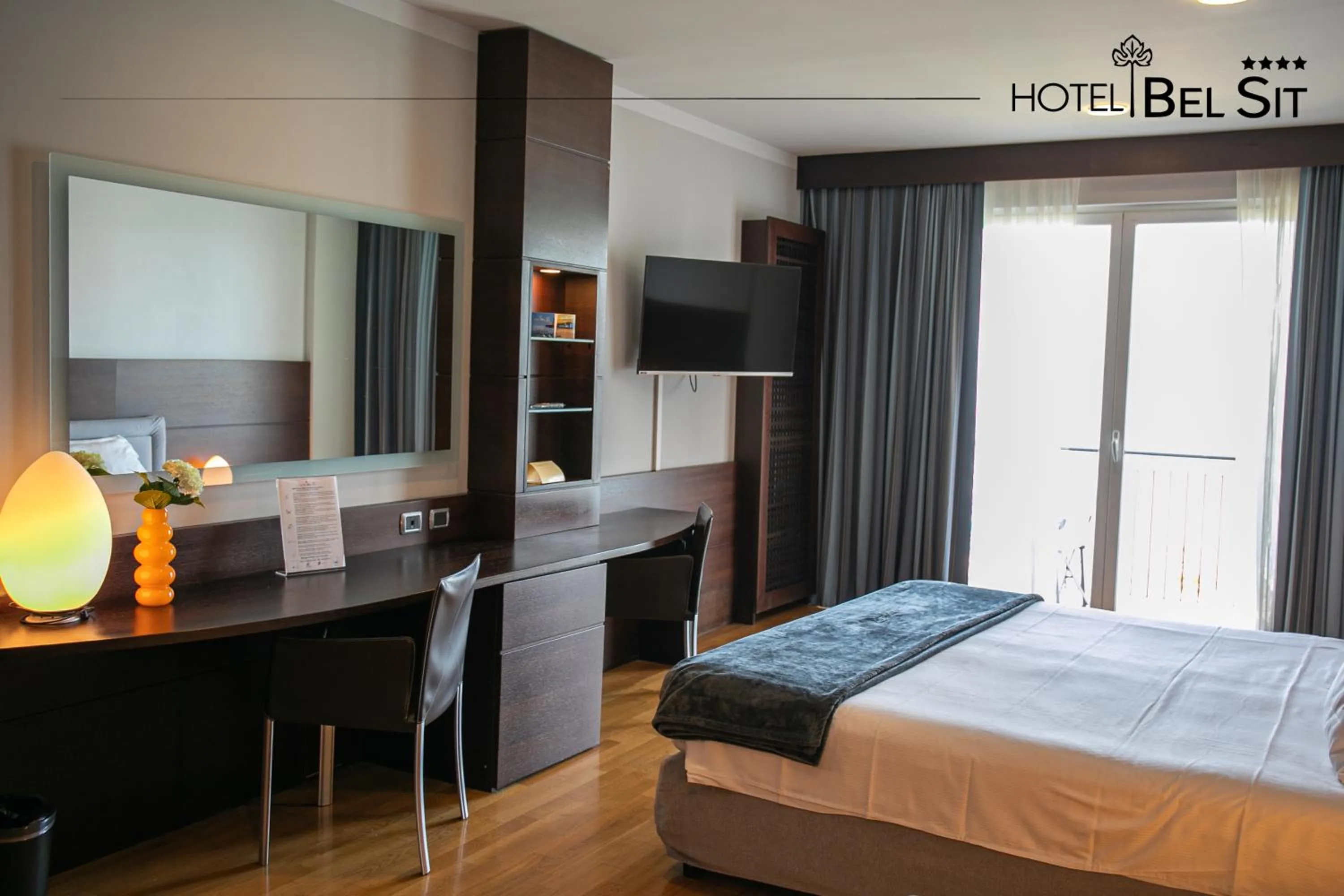 Suite with Lake View in Hotel Bel Sit