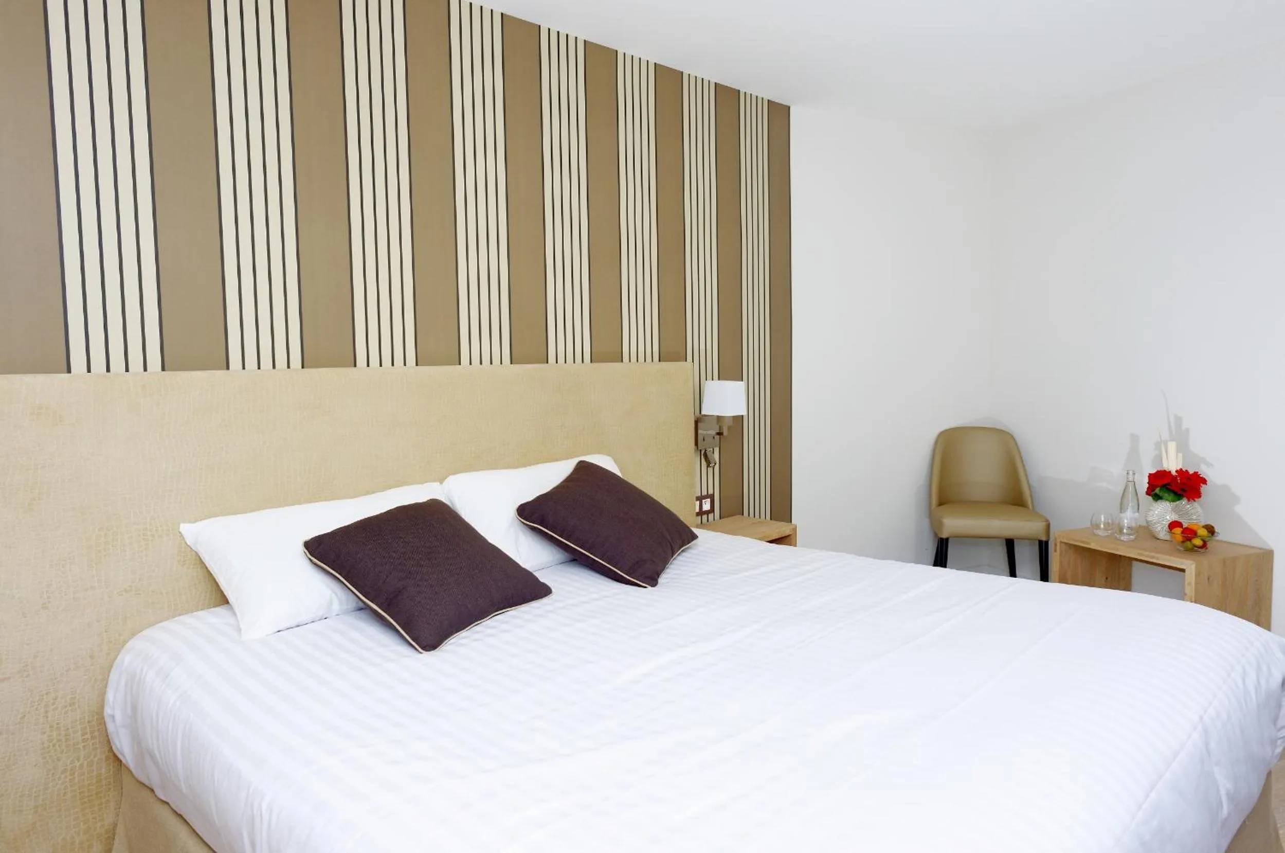 Double Room with Spa Bath in Logis Hotel de la Nivelle