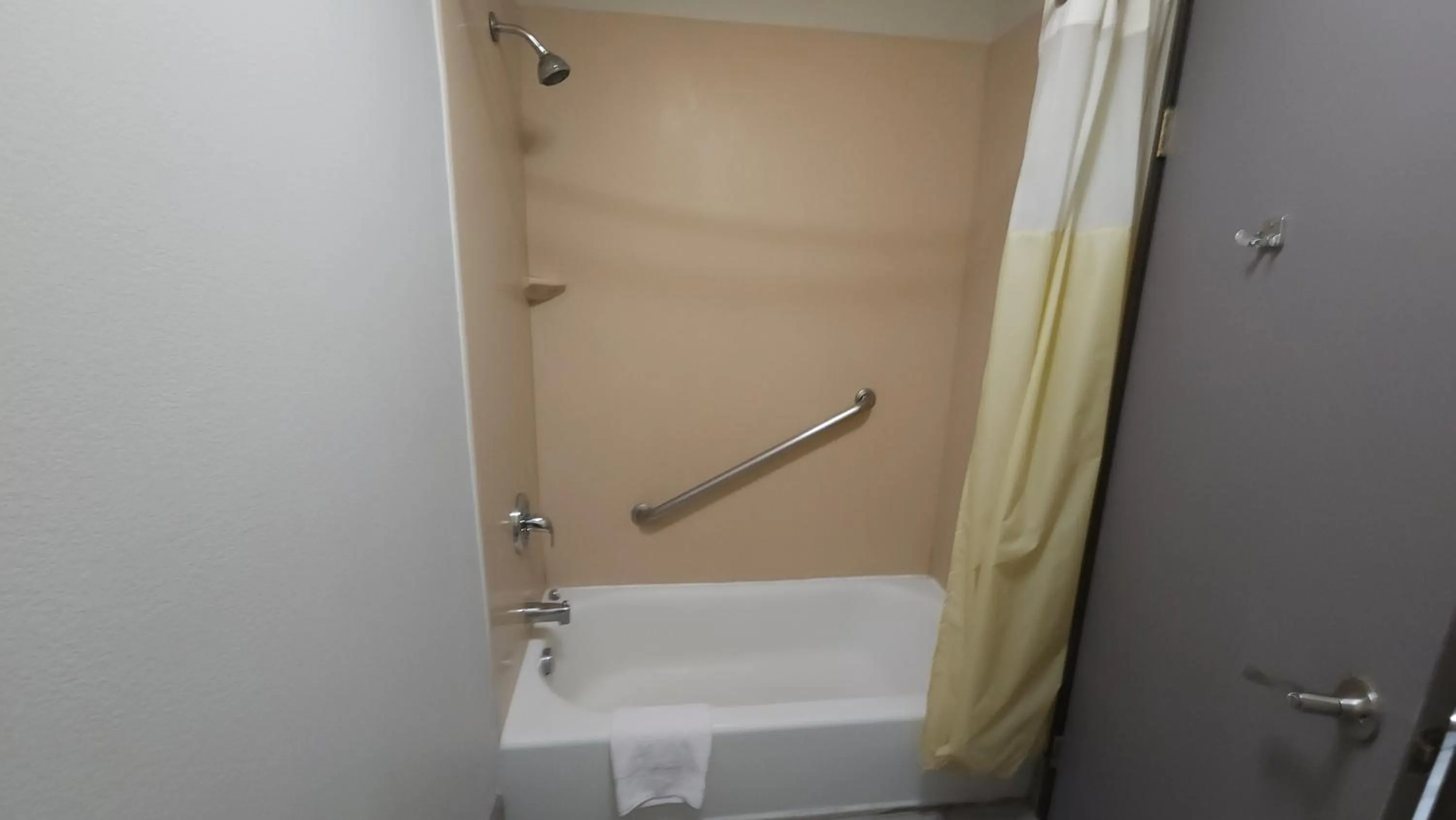 Queen Room with Two Queen Beds in West Valley Inn