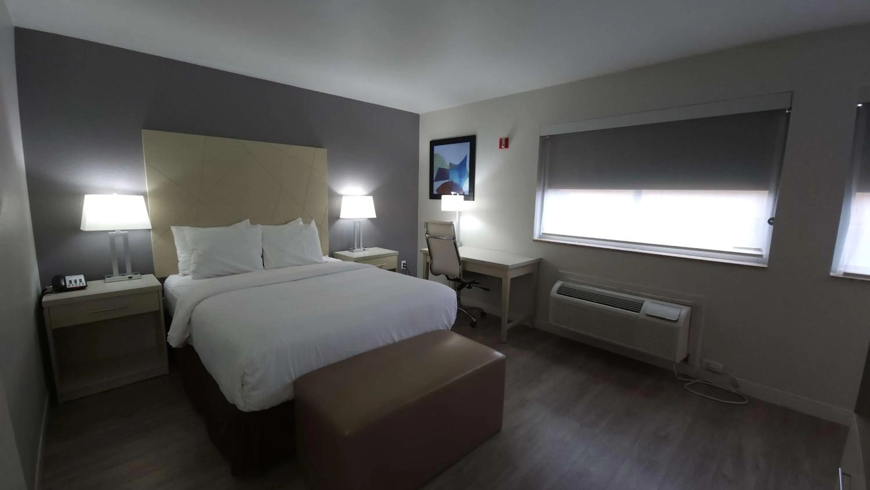 Queen Suite in West Valley Inn