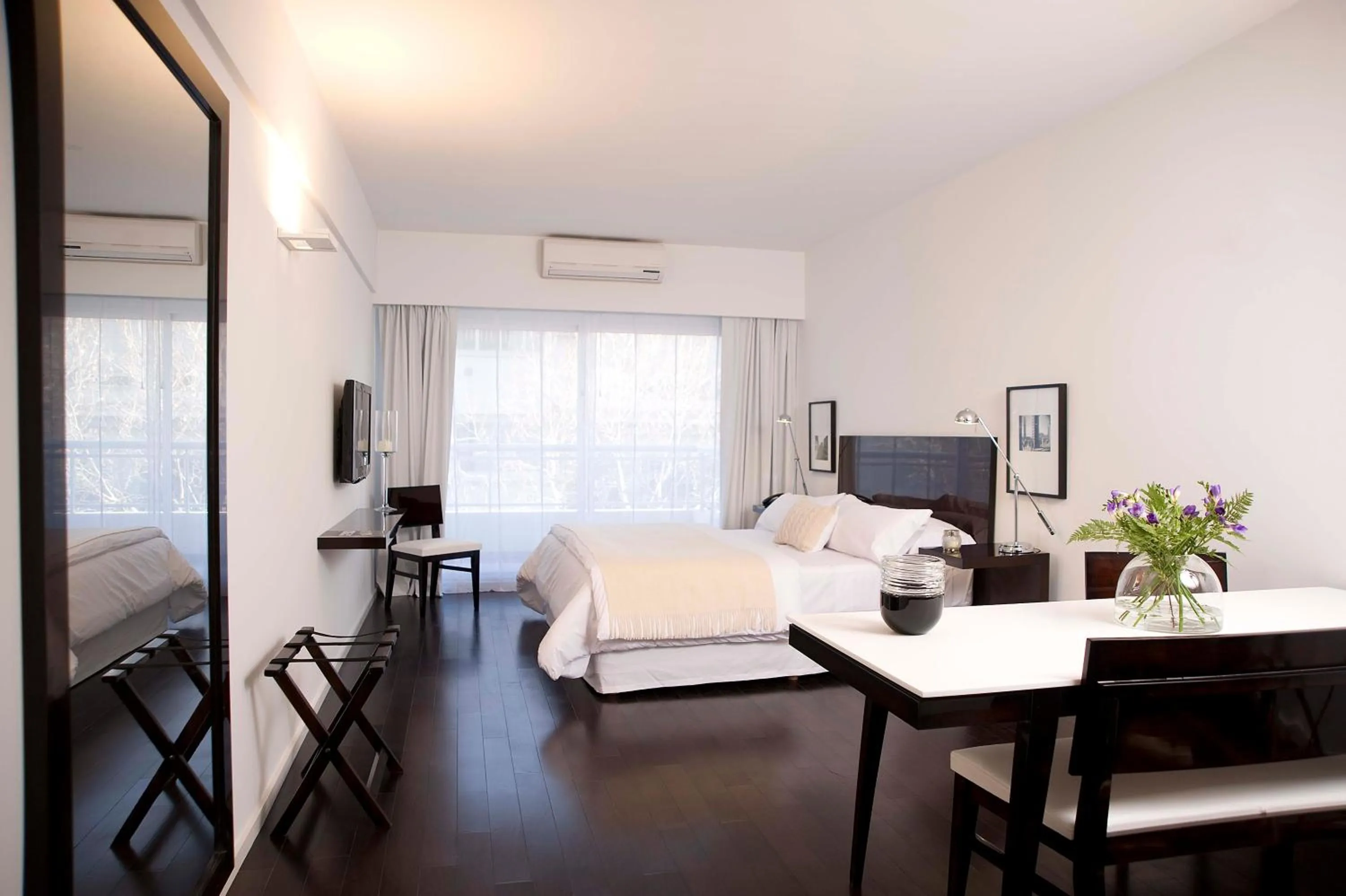 Deluxe Room in Awwa Suites & Spa