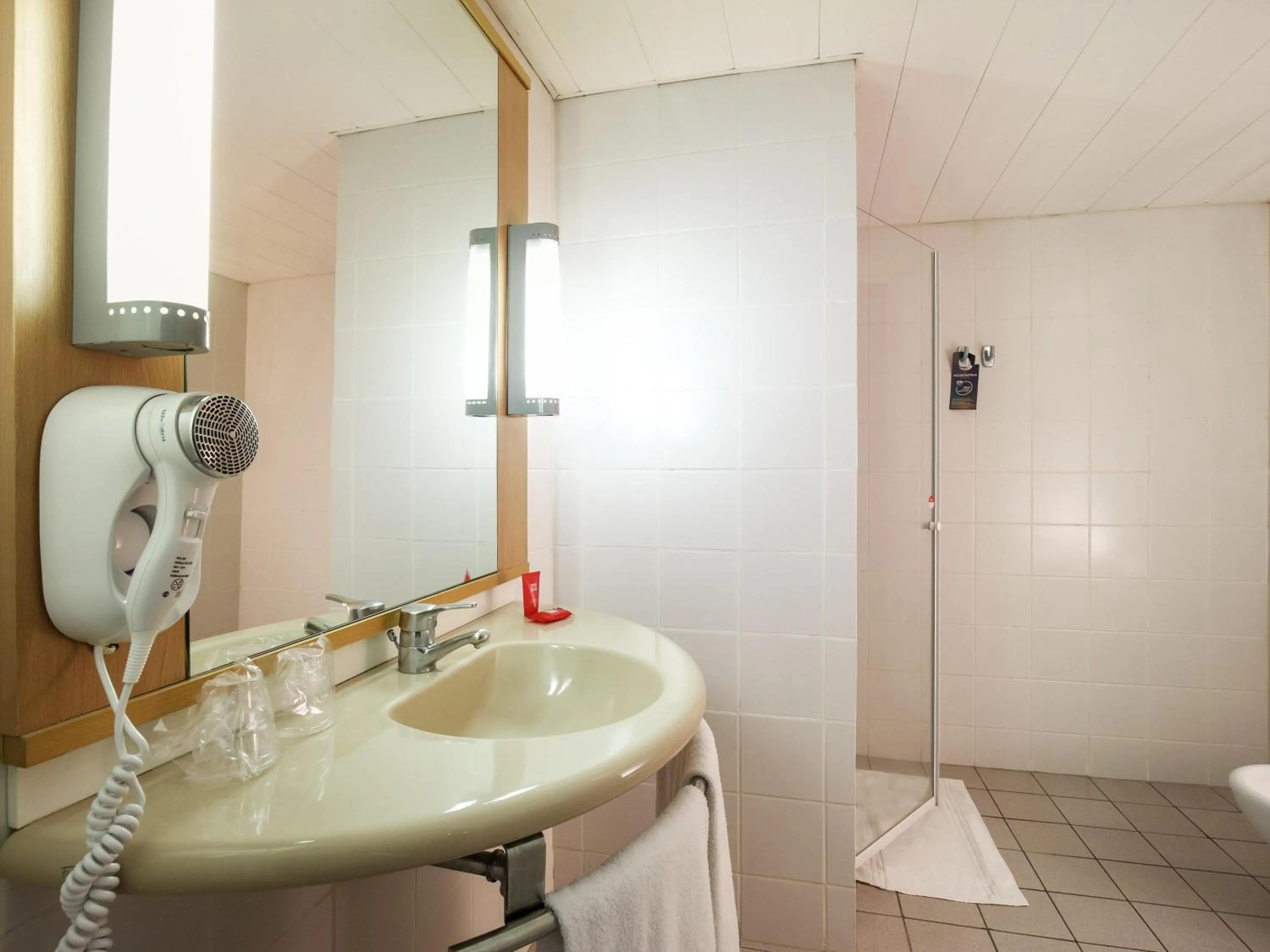 Standard Twin Room in ibis Buenos Aires Congreso