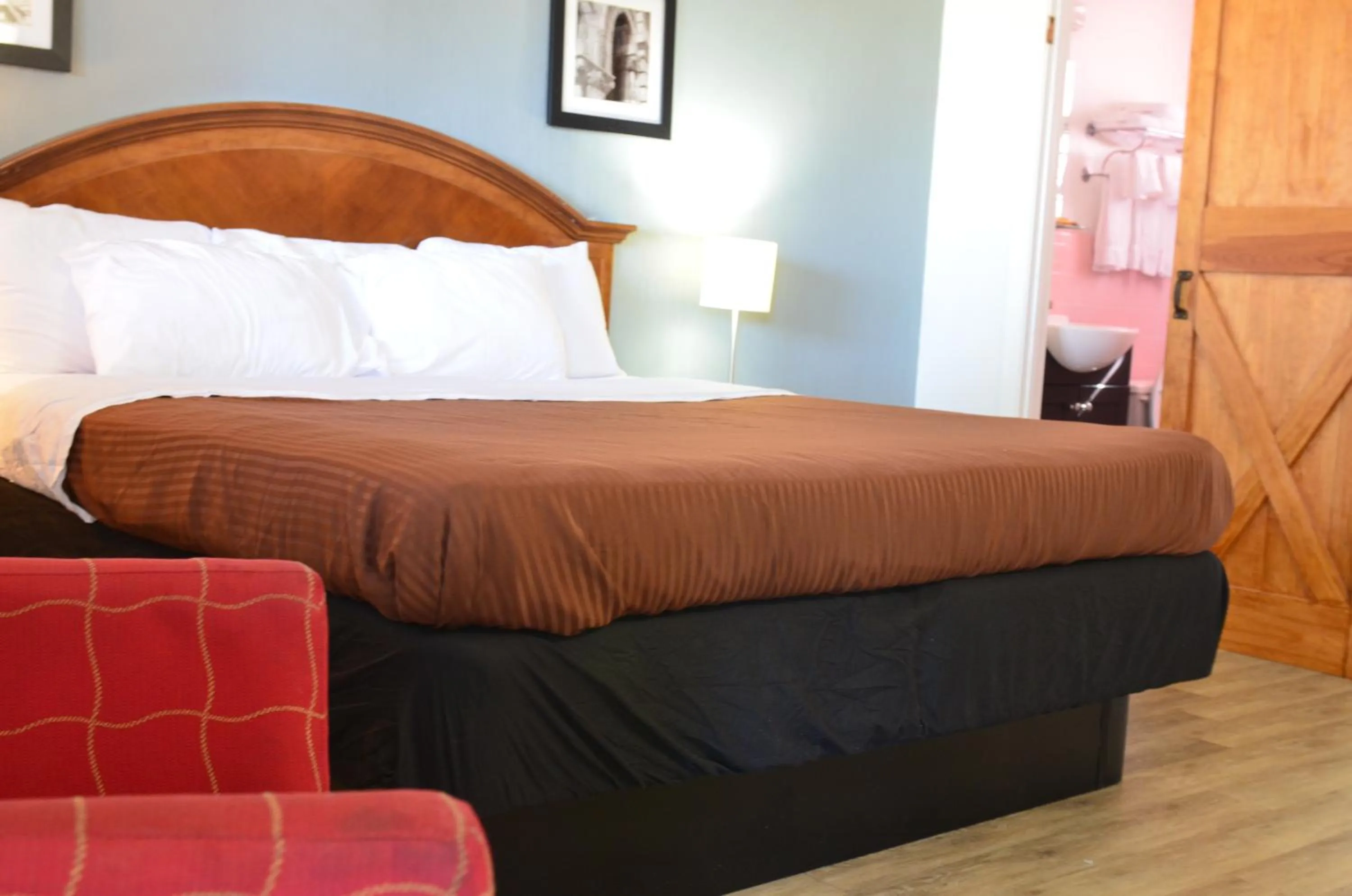 King Room in The Oak Motel