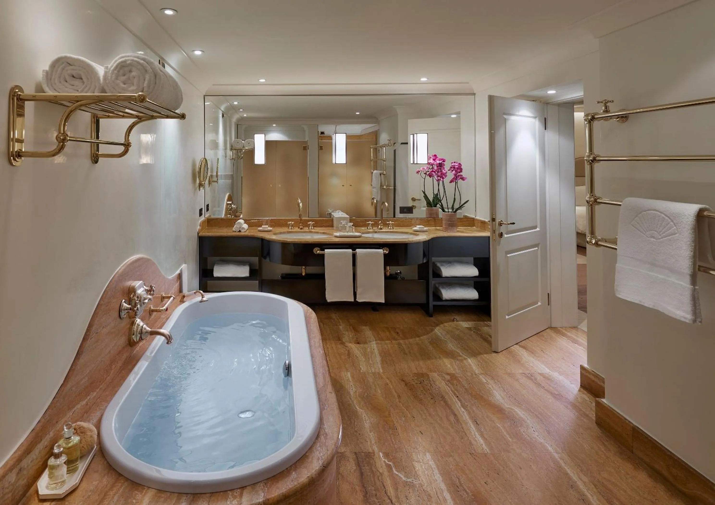 Duplex Suite with Lake View in Mandarin Oriental, Lago di Como