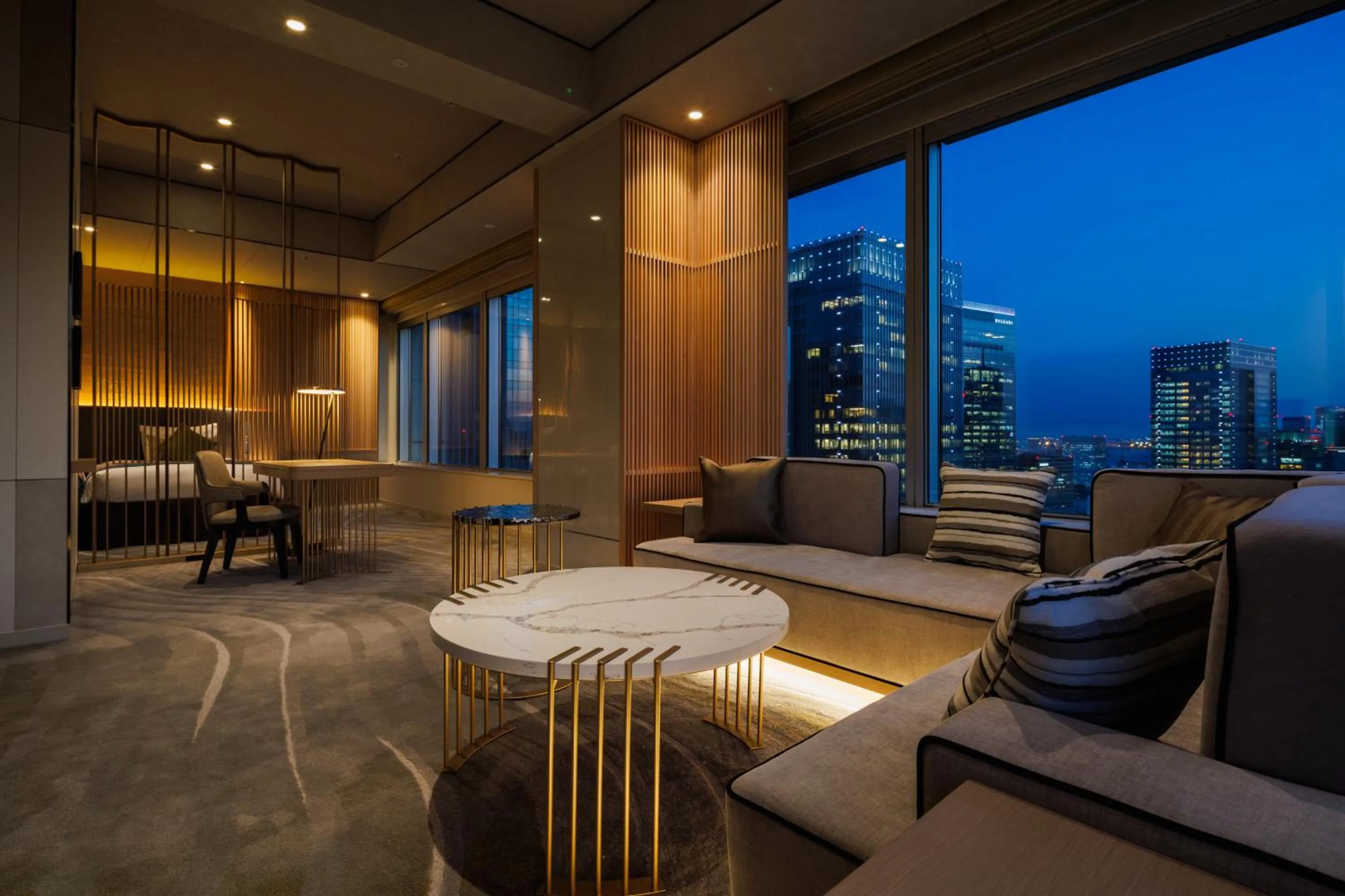 UTSUROI - Corner Suite Twin 55sqm - Non Smoking in Hotel Metropolitan Tokyo Marunouchi