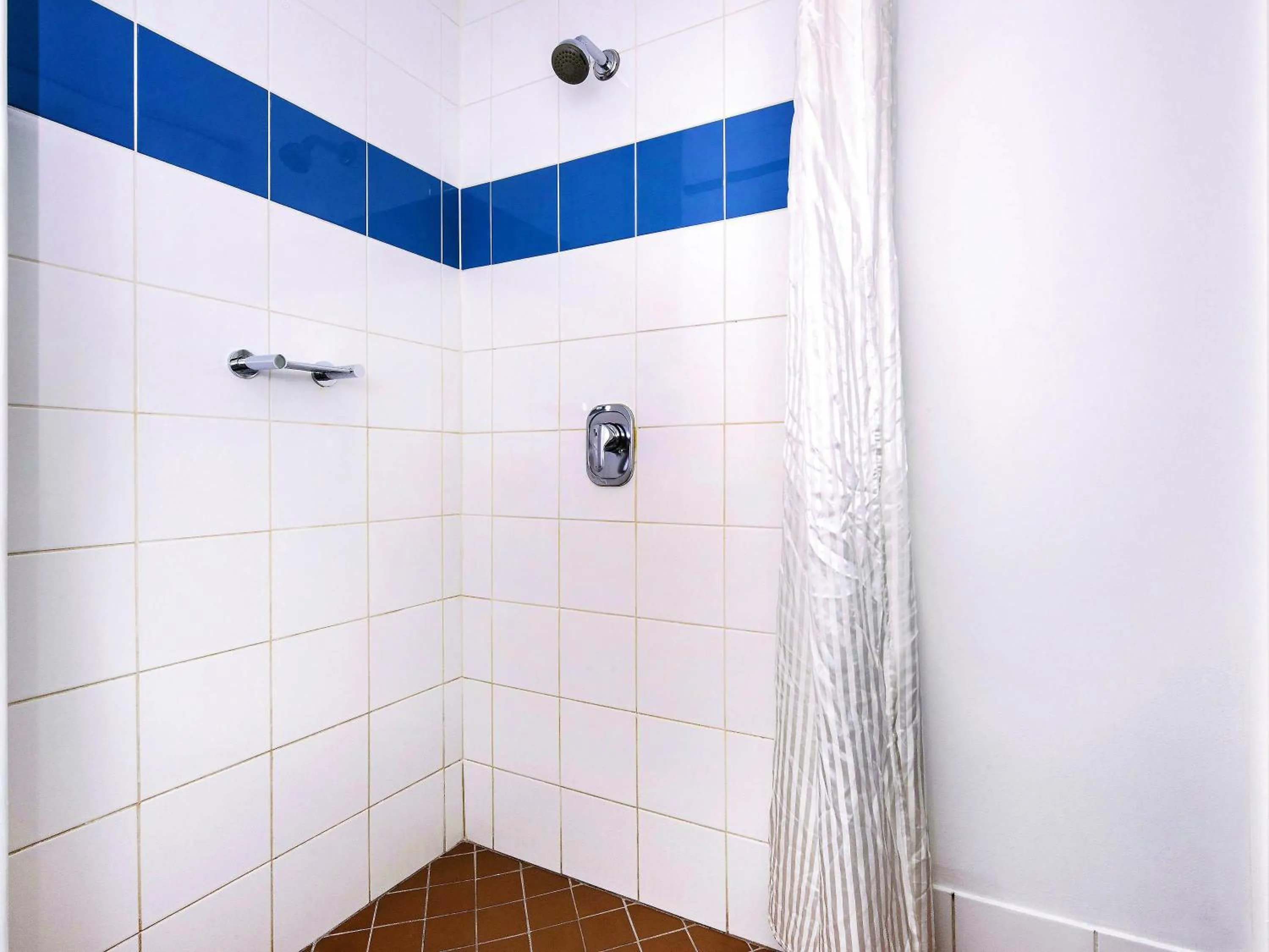 Standard Triple Room with Queen Bed and Bunk Bed Above in Ibis Budget - Casula Liverpool