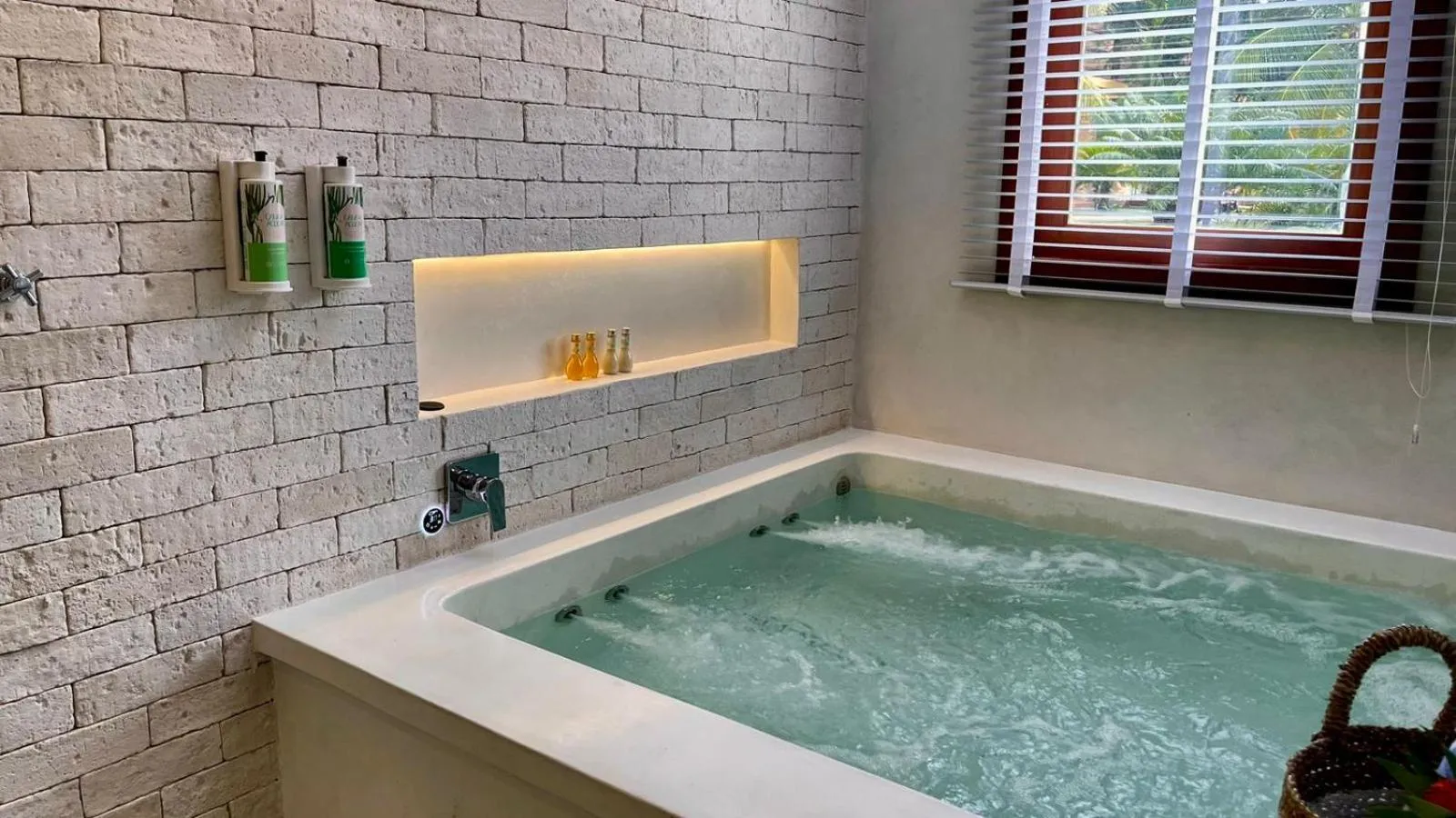 Chalé Premium Vista Piscina e Lagoa  in Pipa Lagoa Hotel