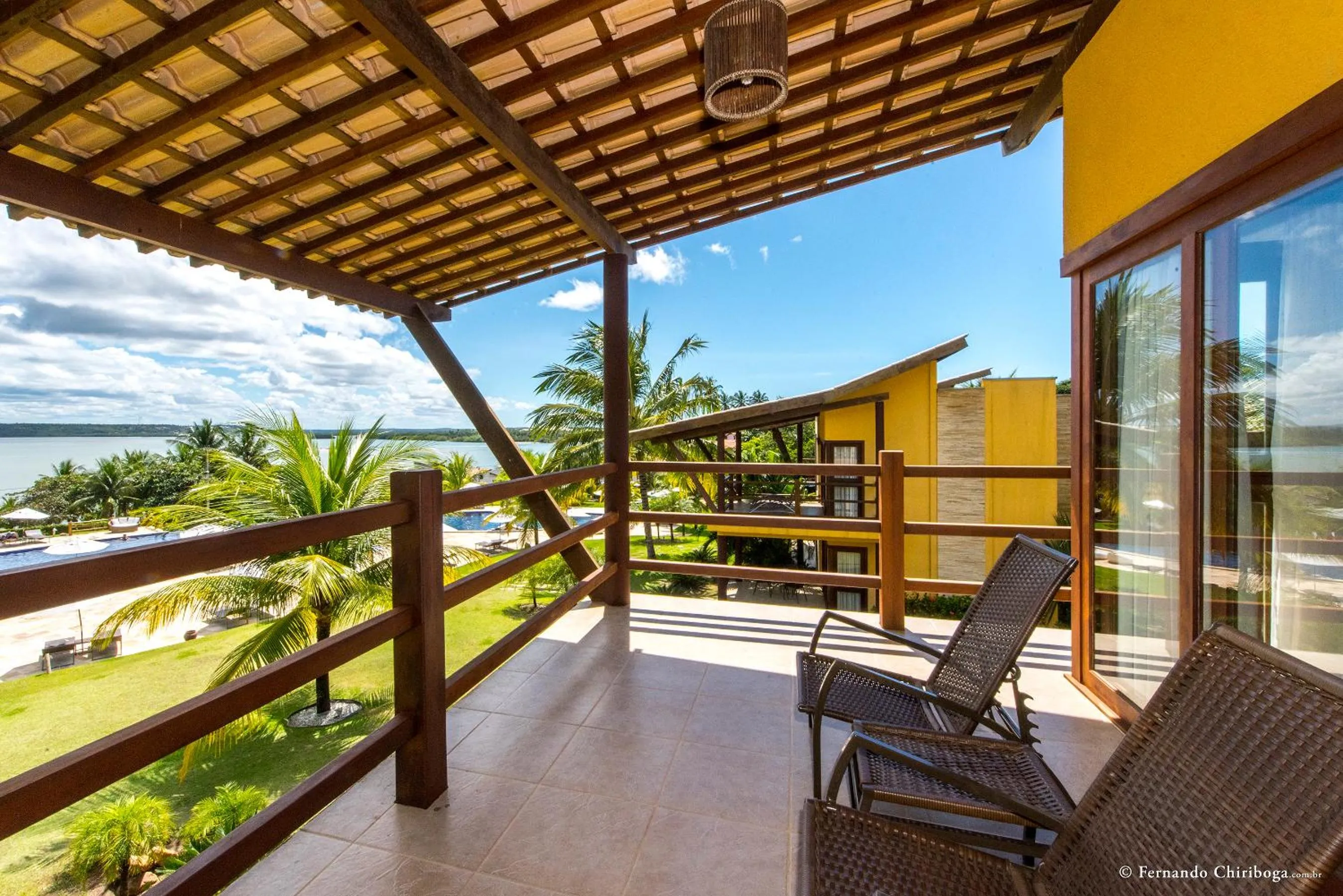 Luxury Family Chalet with Lagoon and Pool View in Pipa Lagoa Hotel