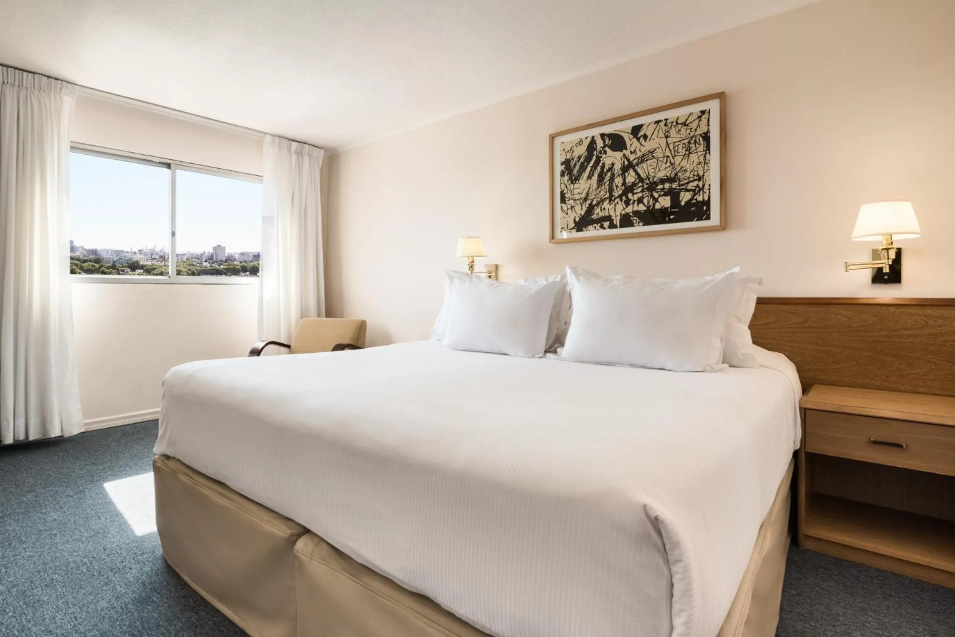 Deluxe Double Room in Days Inn by Wyndham Montevideo