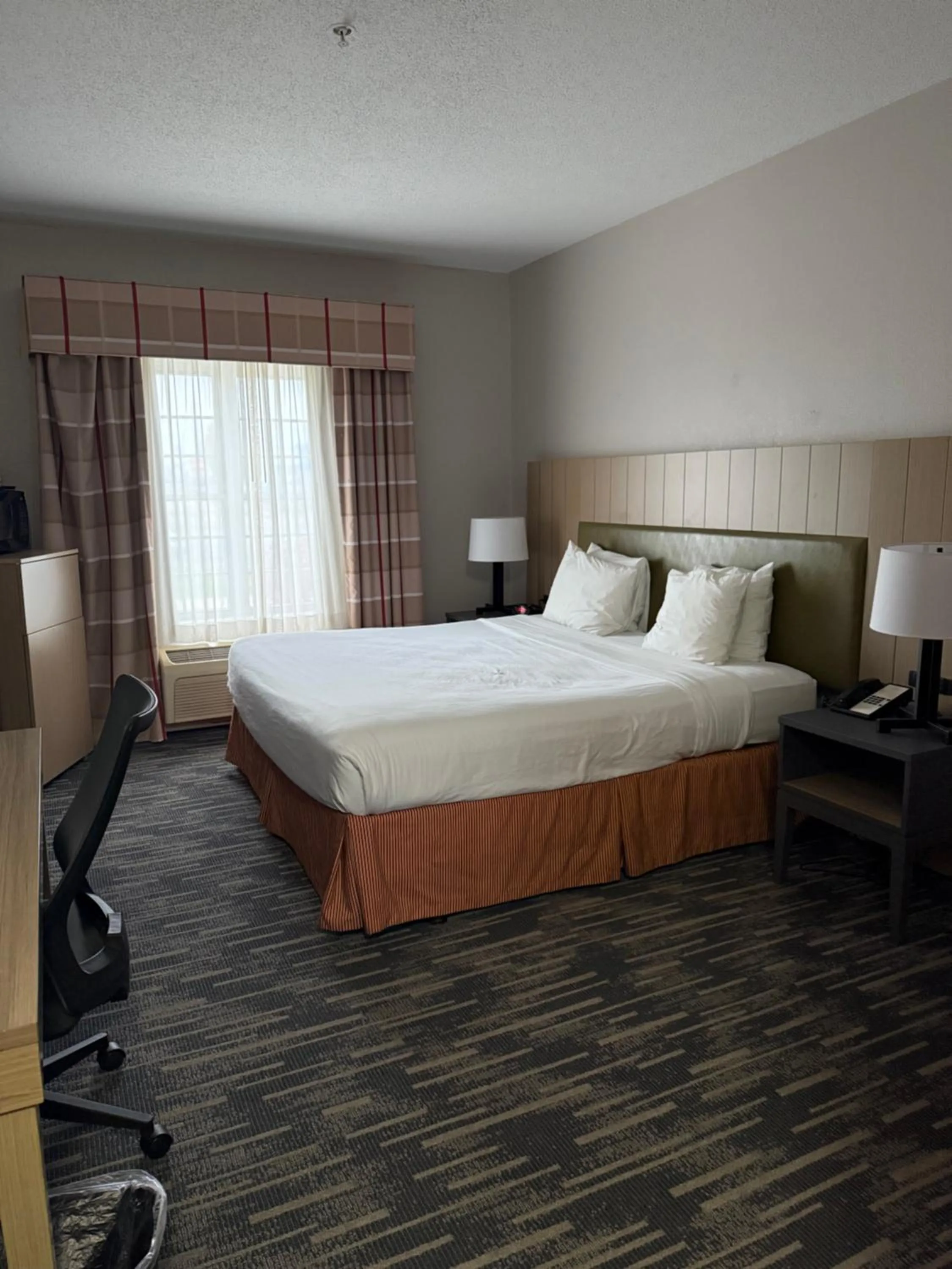 King Room - Disability Access/Non-Smoking in Country Inn & Suites by Radisson, Elgin, IL