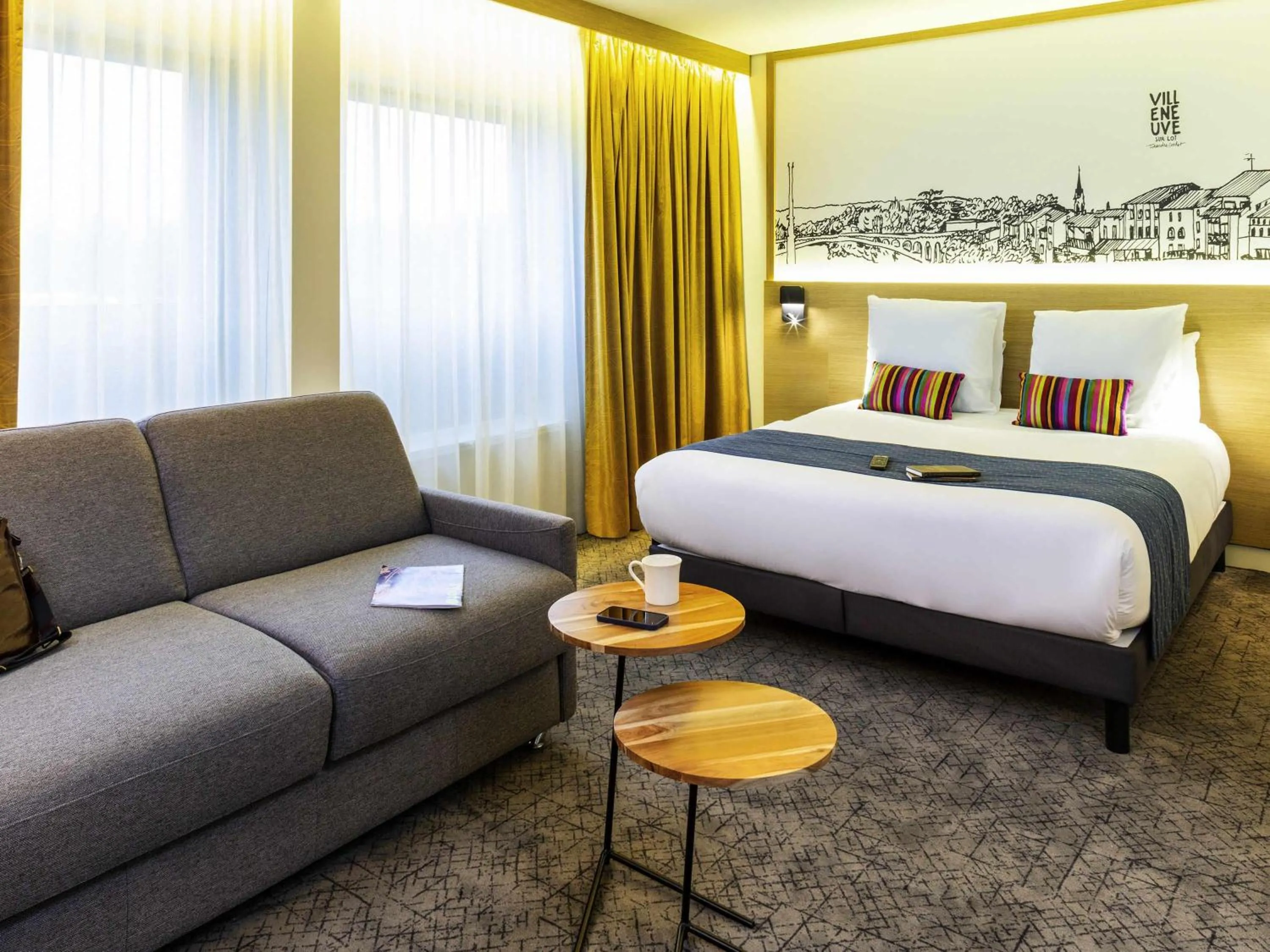 Classic Double Room with Sofa Bed in Mercure Agen Centre