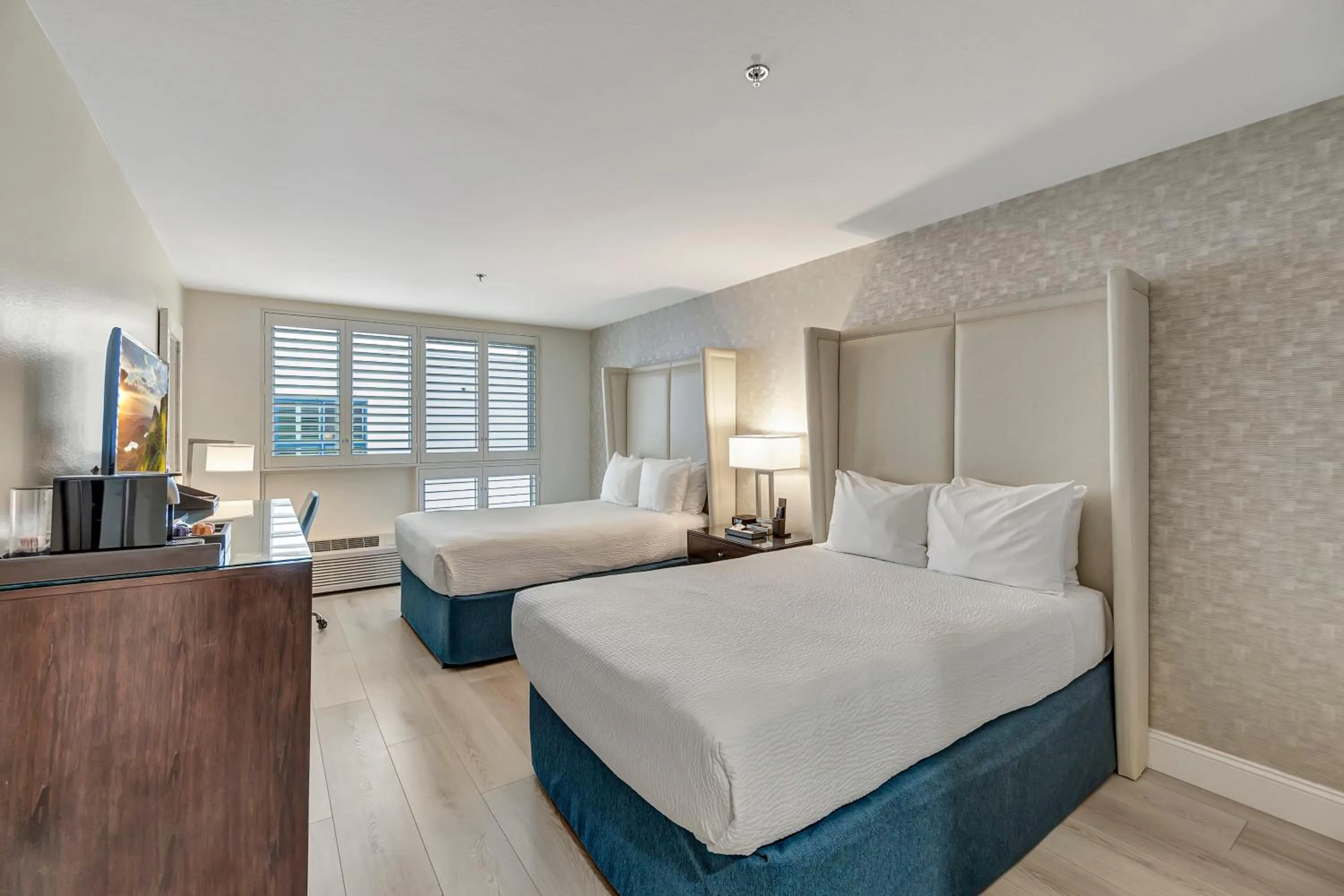 Standard Two Double Beds in Ocean View Hotel