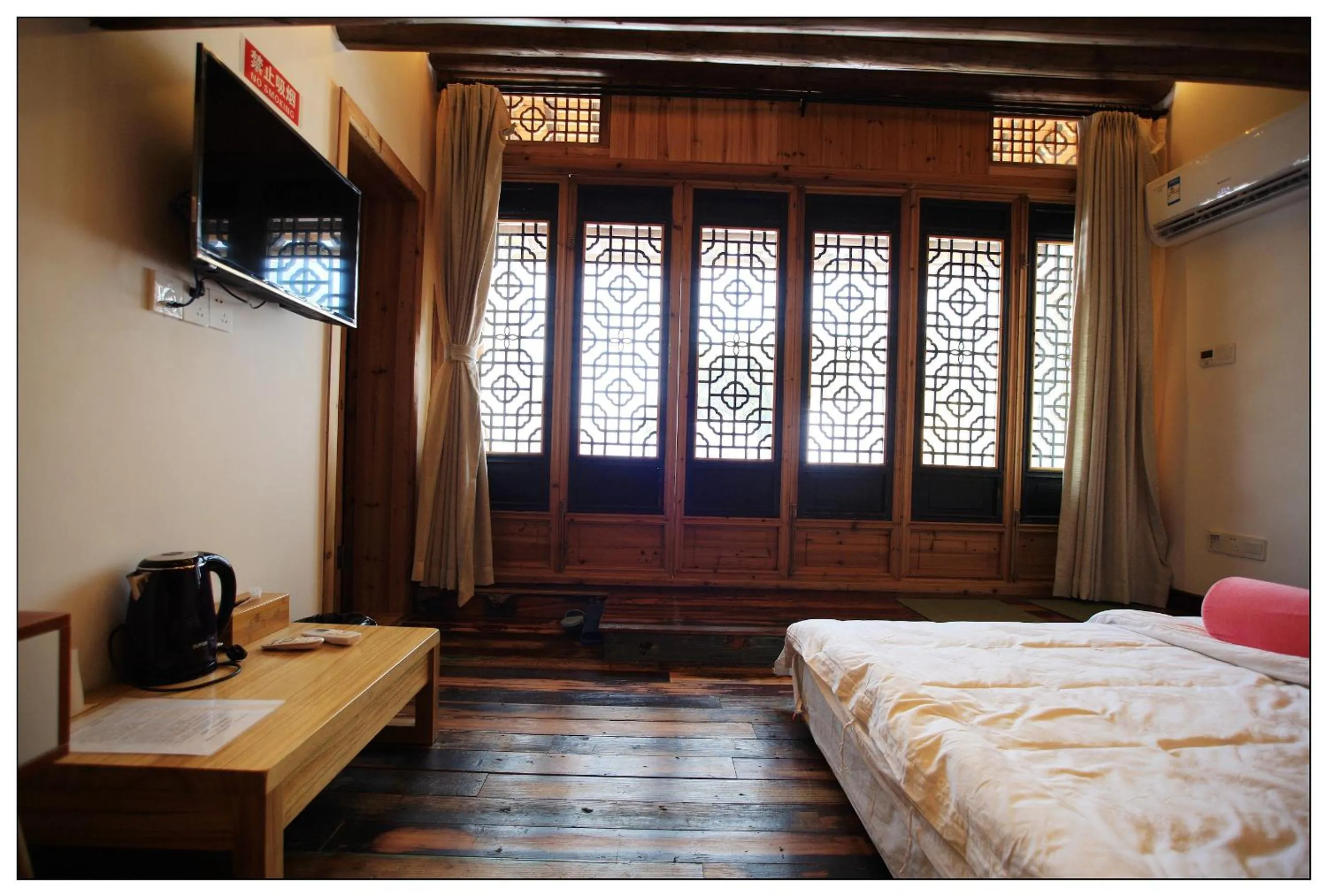 King Room with Garden View in Tongli Begonia Flowers Guesthouse