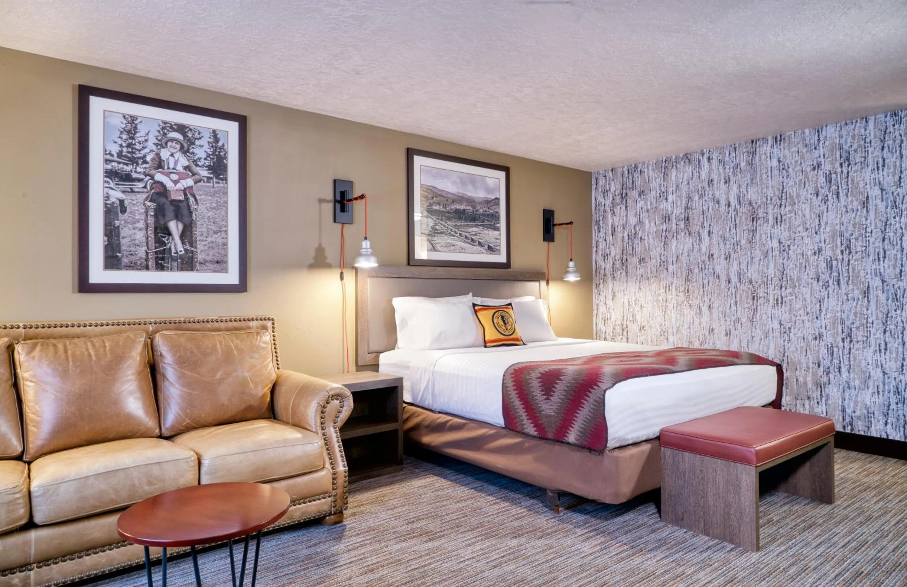 Deluxe King Room in Yellowstone Park Hotel