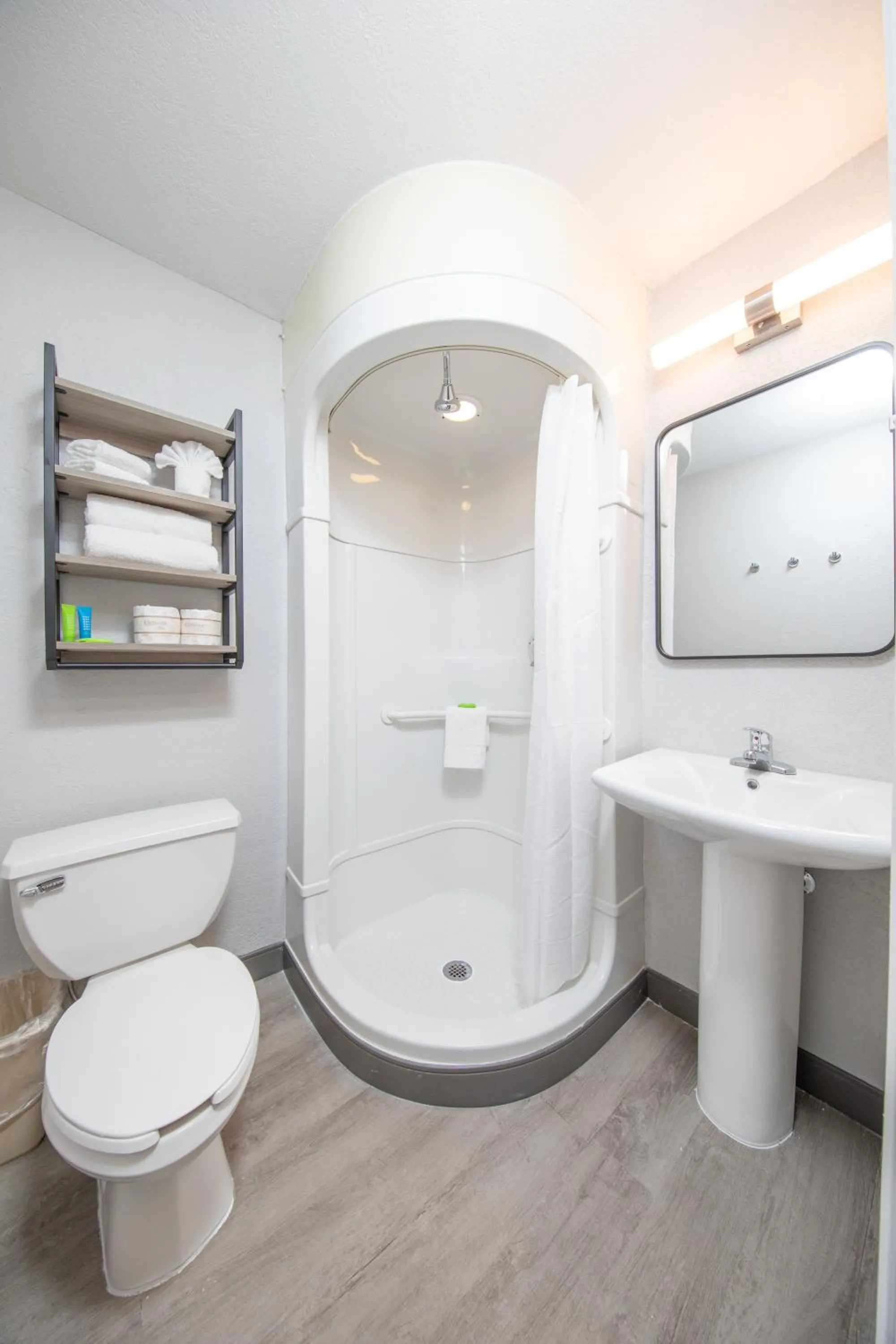 1 Queen Studio with Kitchenette, Non-Smoking in The Jackson SouthTown