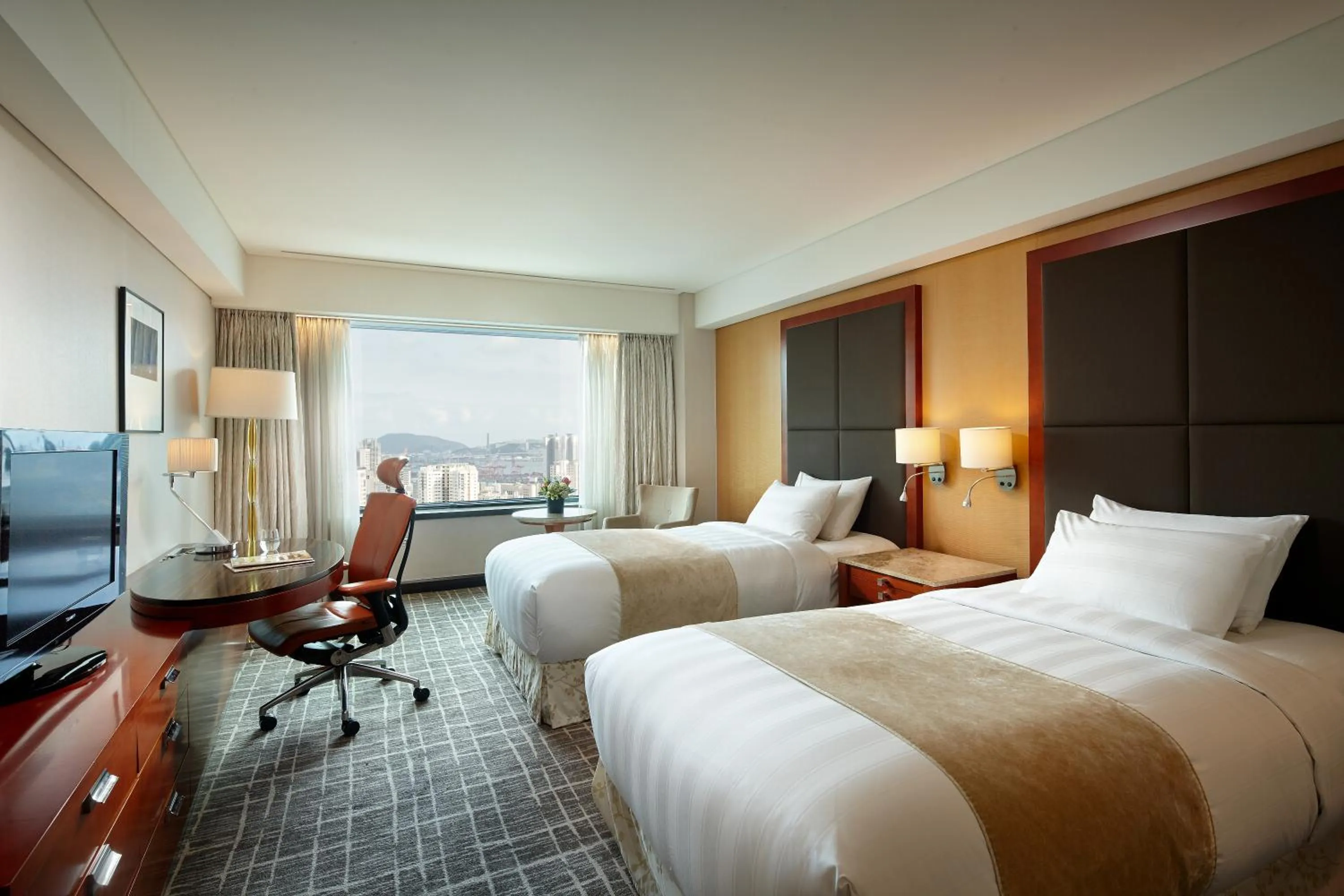 Club Deluxe Twin with swimming pool, fitness, sauna access for 2pax - single occupancy in Lotte Hotel Busan