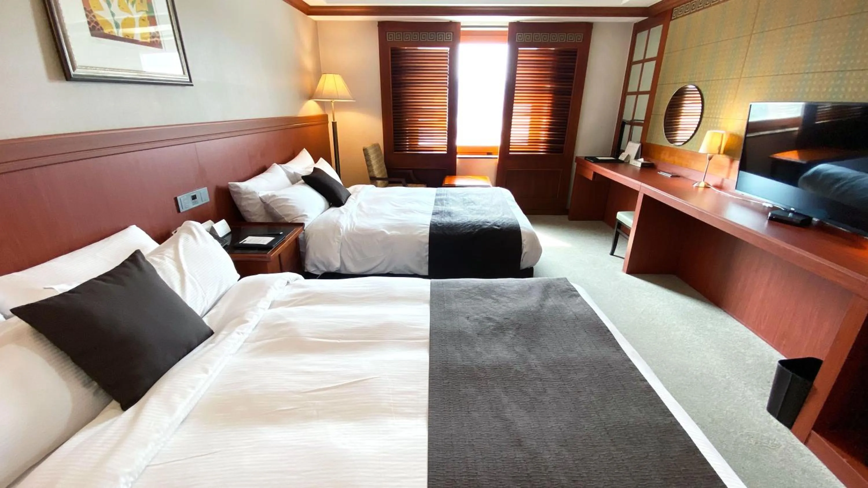 Deluxe Twin Room in Commodore Hotel Gyeongju