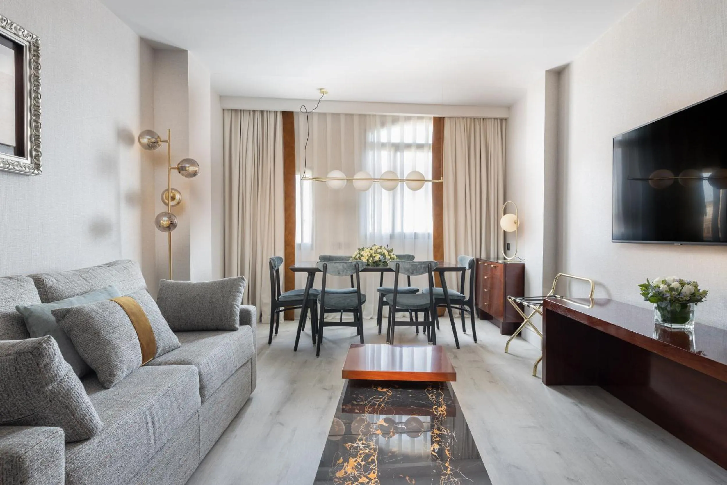 Two-Bedroom Apartment in Suites Center Barcelona