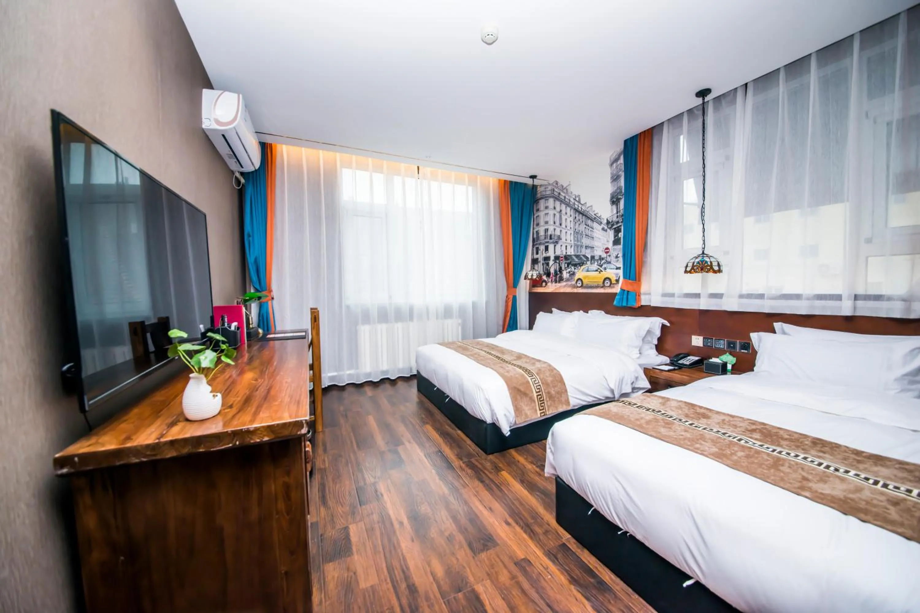 Deluxe Family Room in Qingdao MG Hotel l Walking distance to the beach & railway station & St Michaels Cathedral