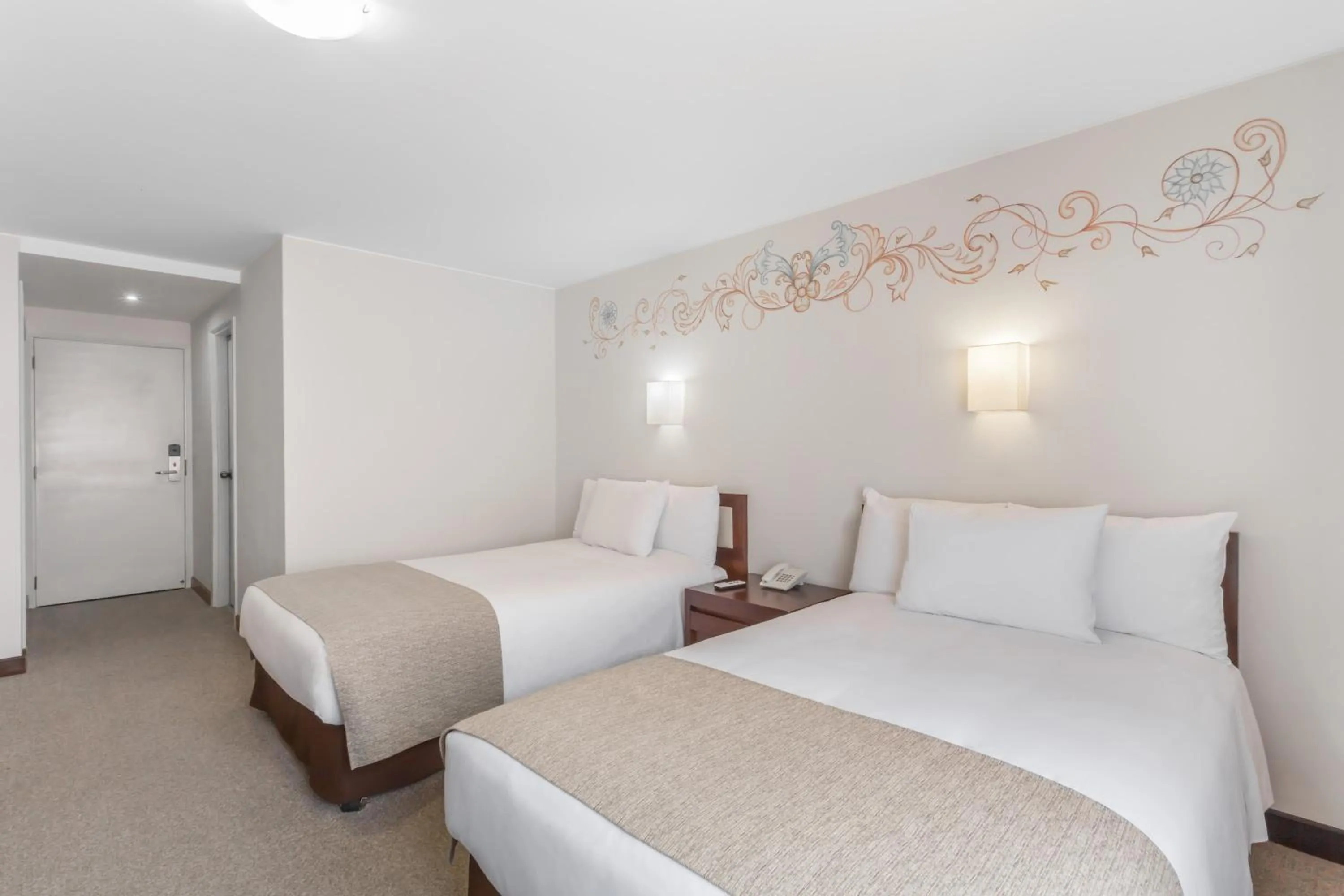 Handicap Colonial Twin Room in Wyndham Costa del Sol Cusco