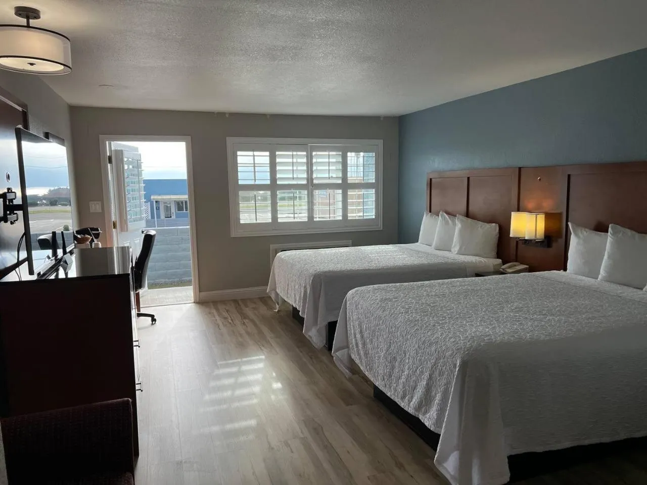 Queen Room with Two Queen Beds and Roll-In Shower - Disability Access in Pacific Coast Roadhouse - SureStay Collection by Best Western