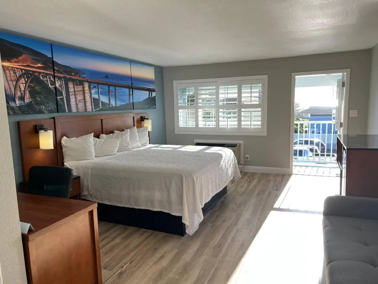 King Room with Ocean View in Pacific Coast Roadhouse - SureStay Collection by Best Western