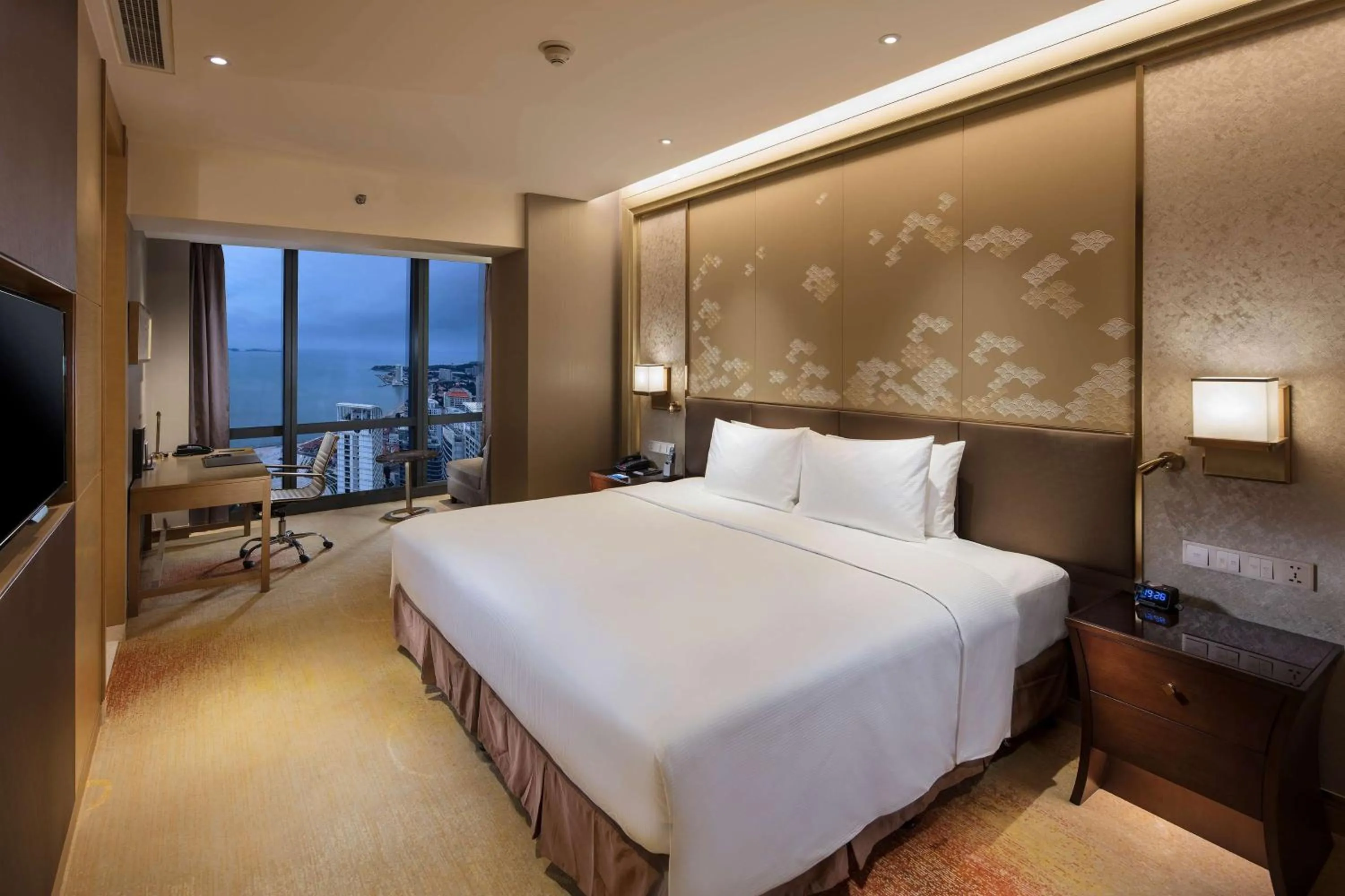 King Guest Room in Hilton Yantai