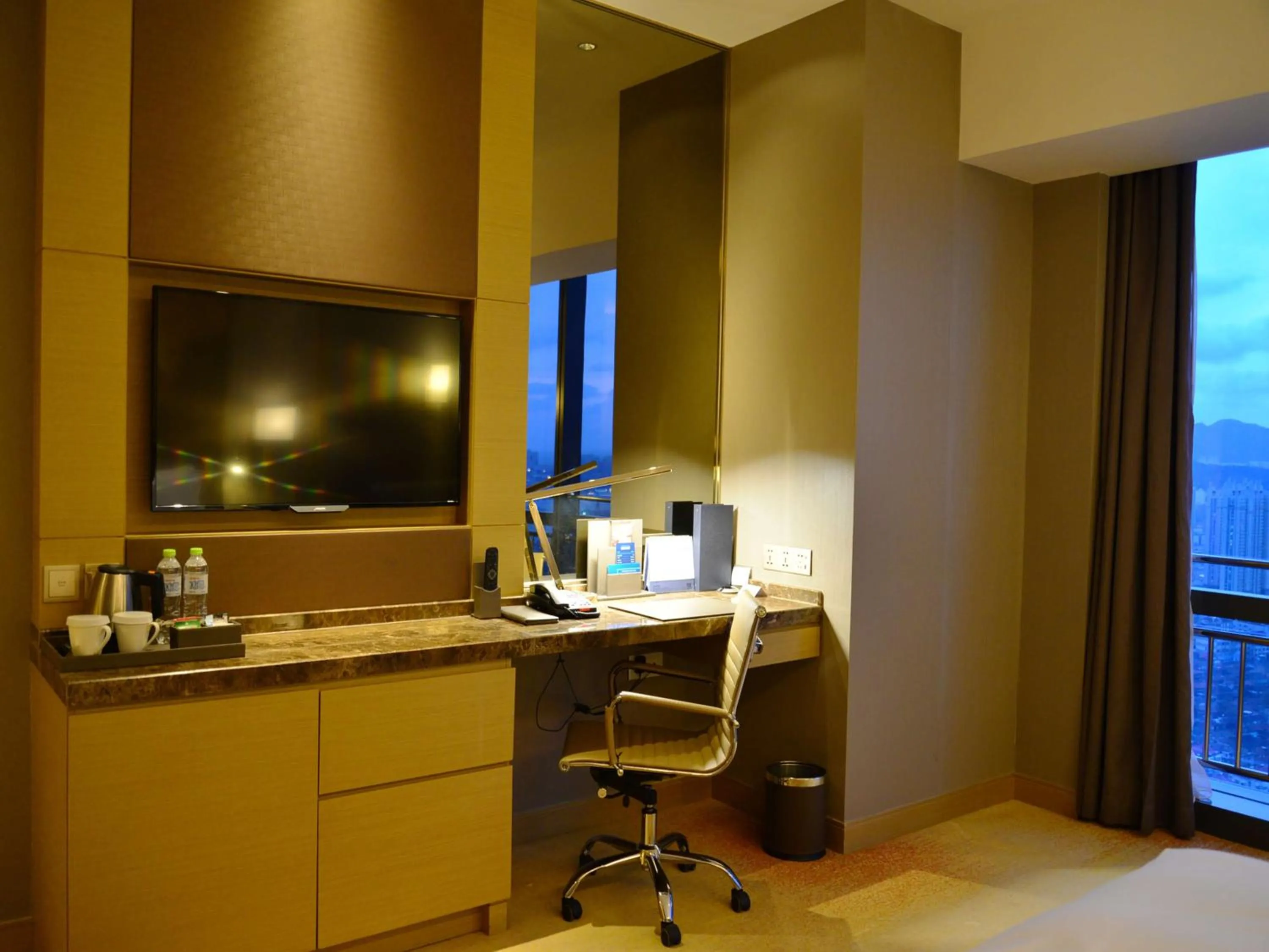 King Room - Mobility Accessible  in Hilton Yantai