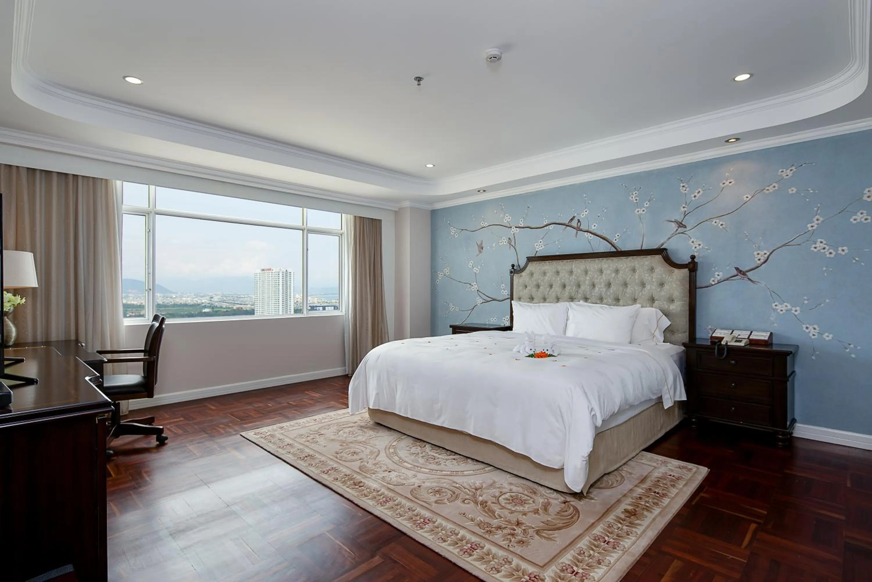 Presidential Suite in Muong Thanh Luxury Song Han Hotel