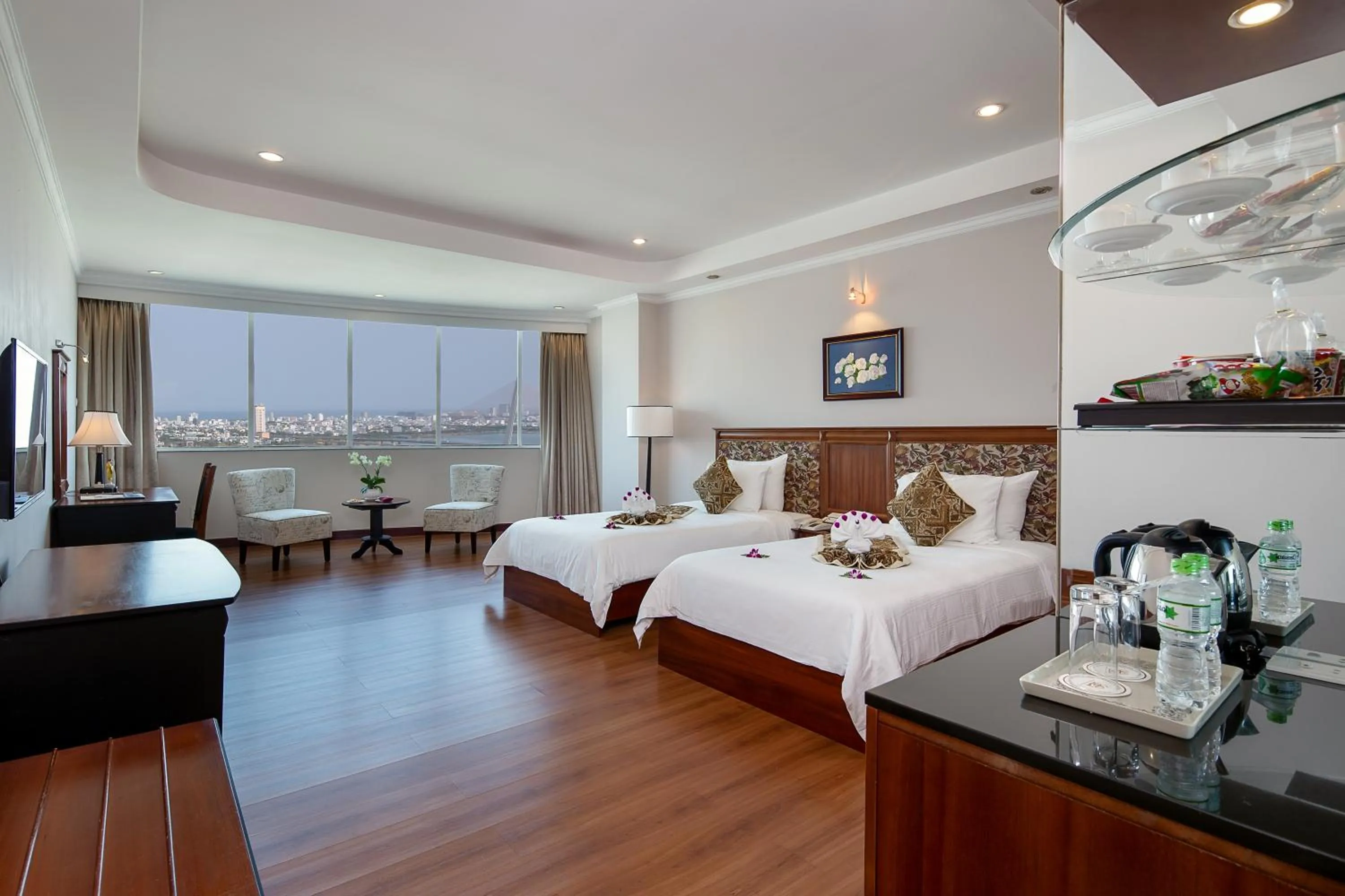Premier Deluxe Twin Room with City View - High Floor in Muong Thanh Luxury Song Han Hotel
