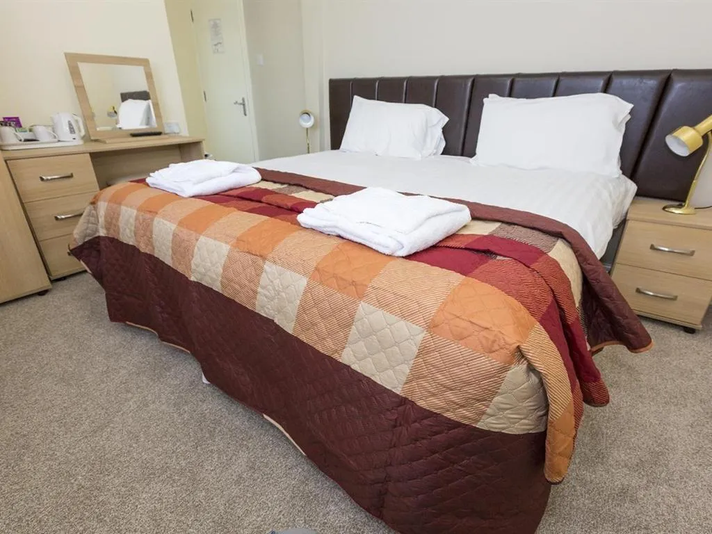 Double or Twin Room with Private Bathroom - single occupancy in The Golf Hotel