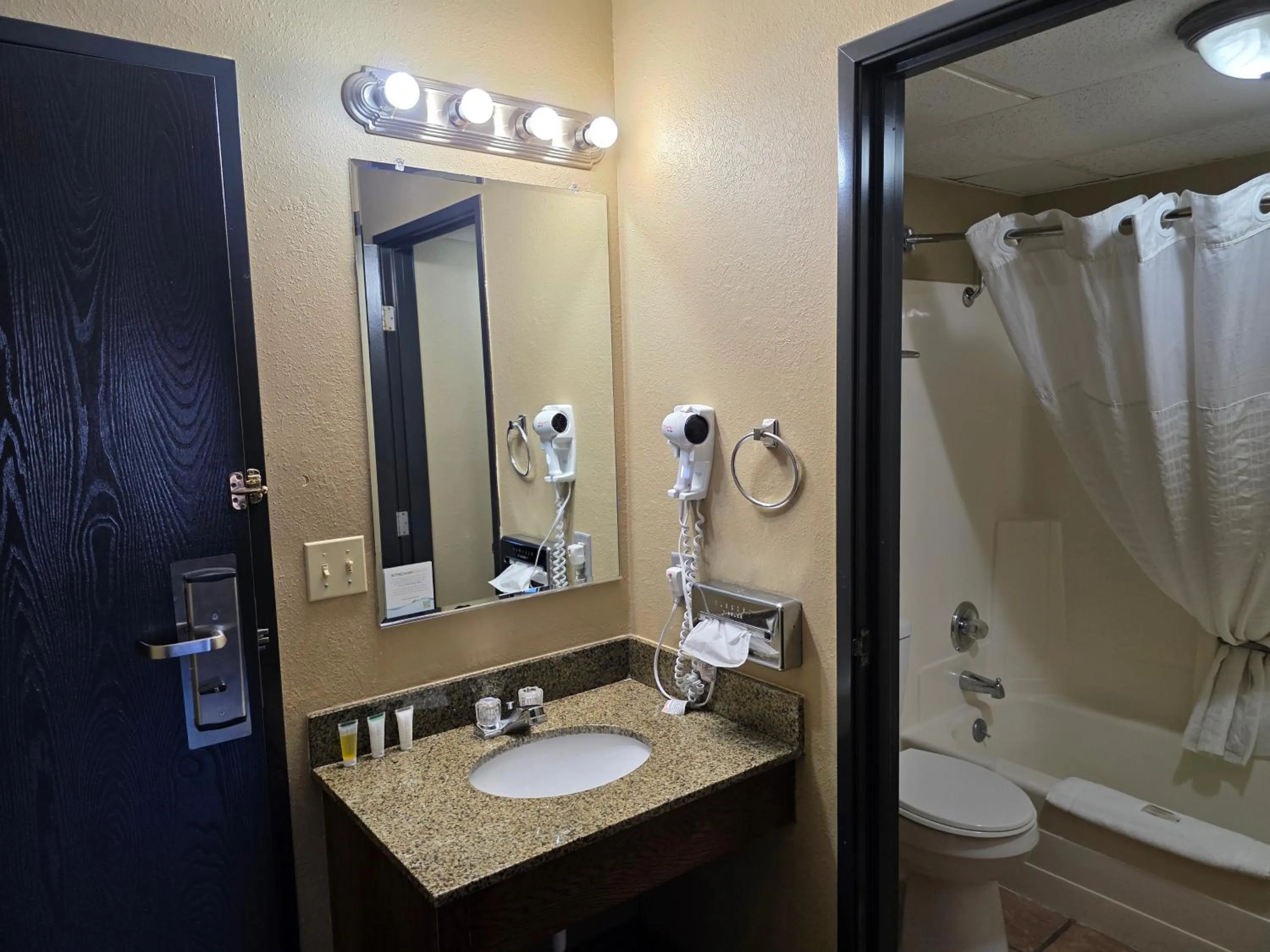 Queen Room - Non-Smoking in Super 8 by Wyndham Rapid City