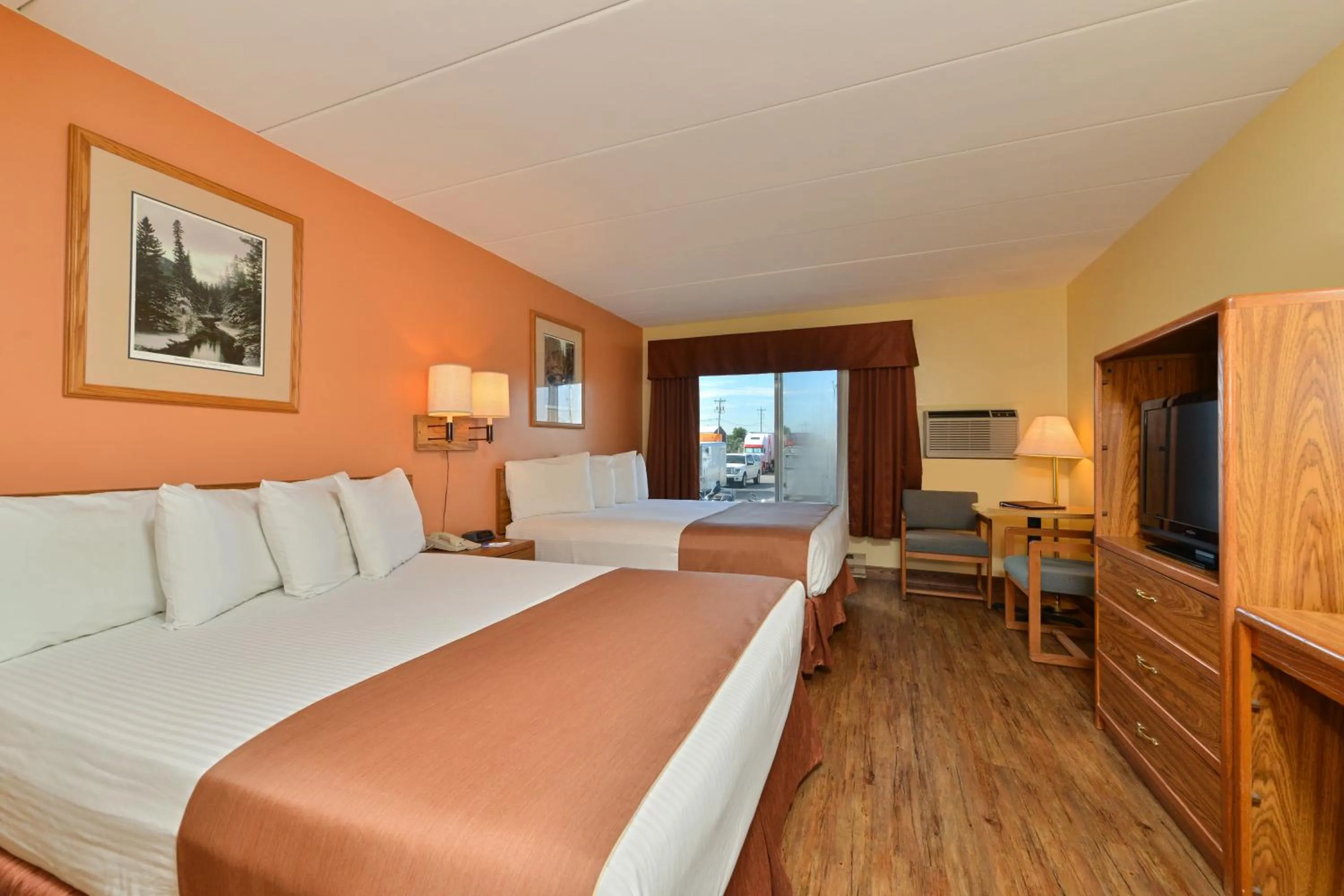 Queen Room with Two Queen Beds - Smoking in Super 8 by Wyndham Rapid City