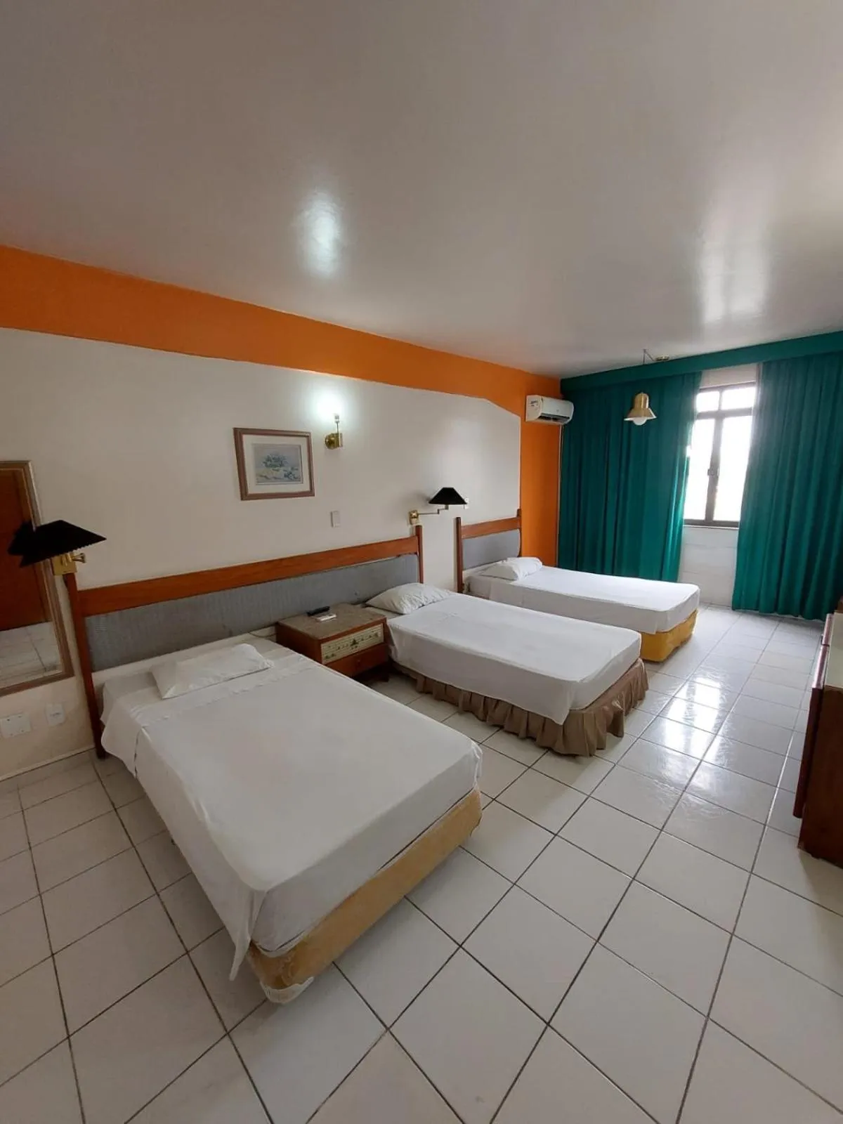 Standard Triple Room in Taj Mahal Hotel