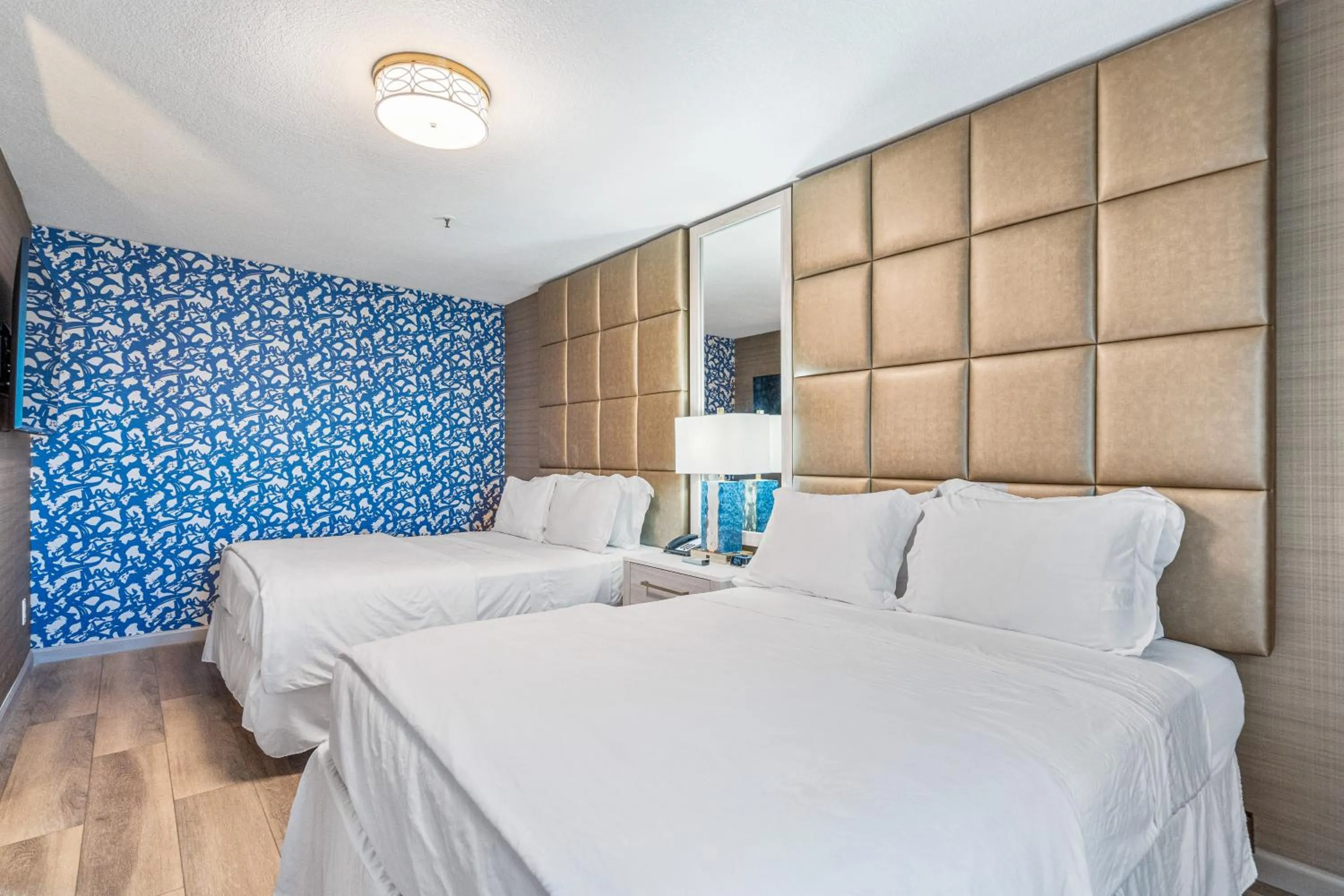 Queen Suite with 2 Queen Beds in 3 Palms Tucson North Foothills