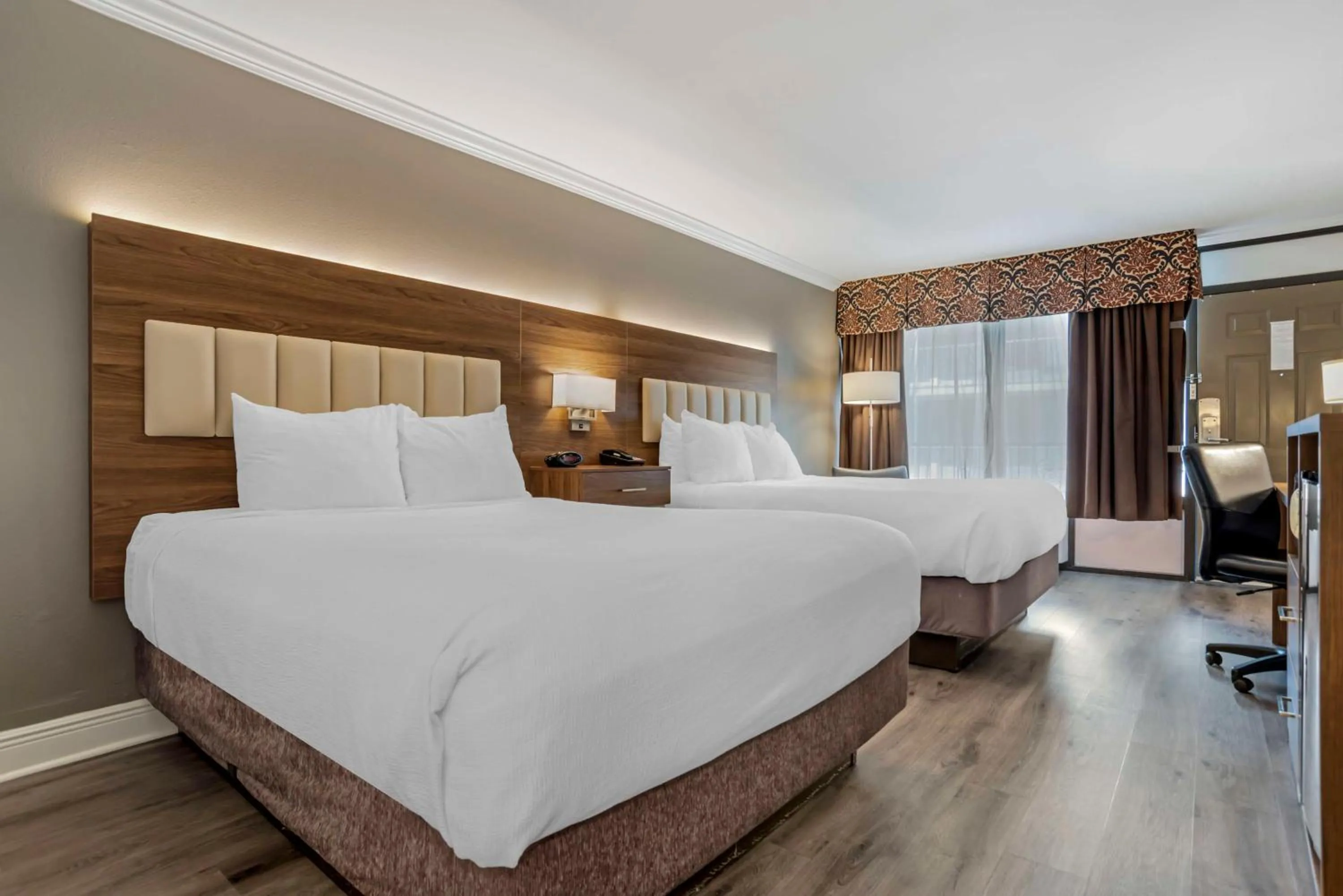 Queen Room with Two Queen Beds - Non-Smoking in Best Western Plus Westbank