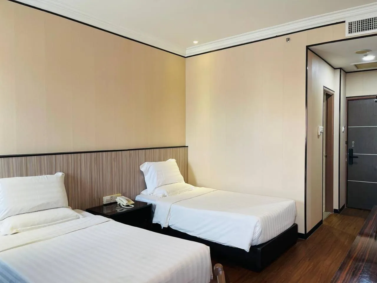 Deluxe Twin Room in Penview Hotel