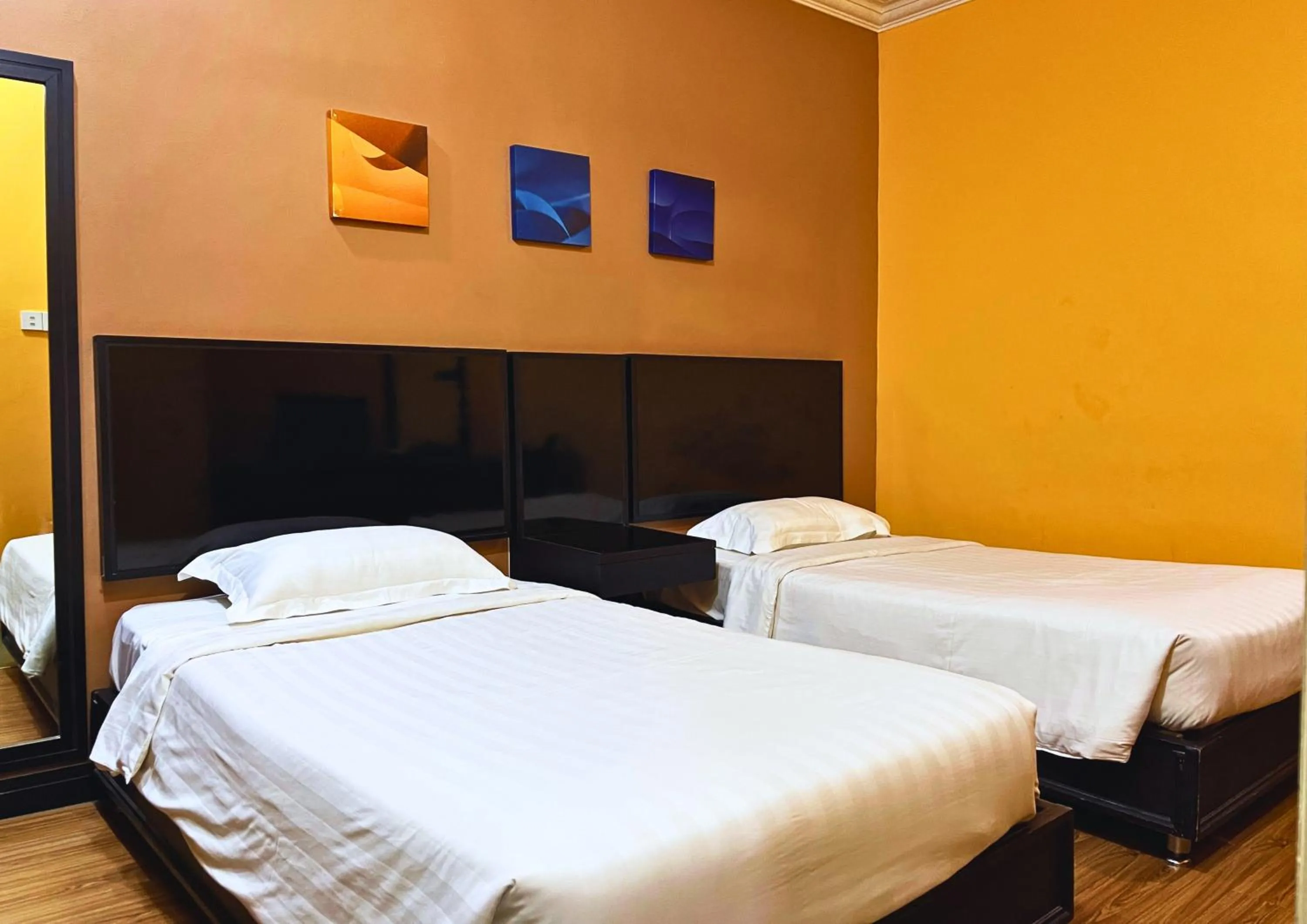 Standard Twin Room - No Window in Penview Hotel