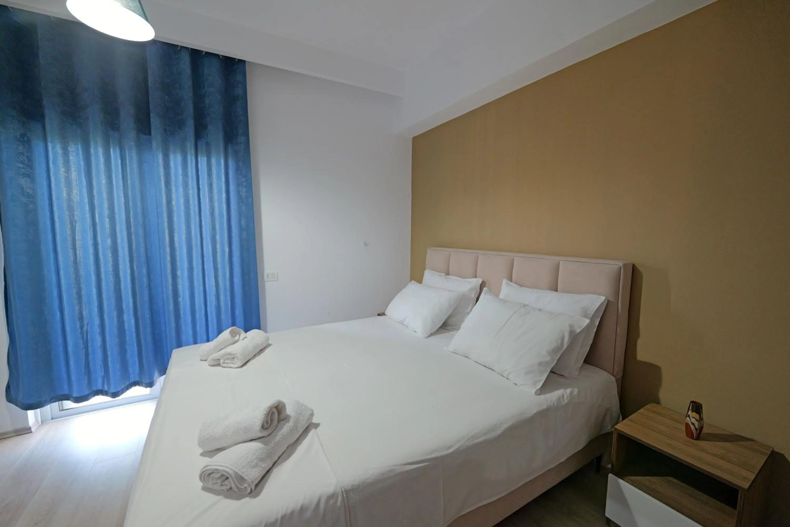 Double or Twin Room with Garden View in Hotel Holiday