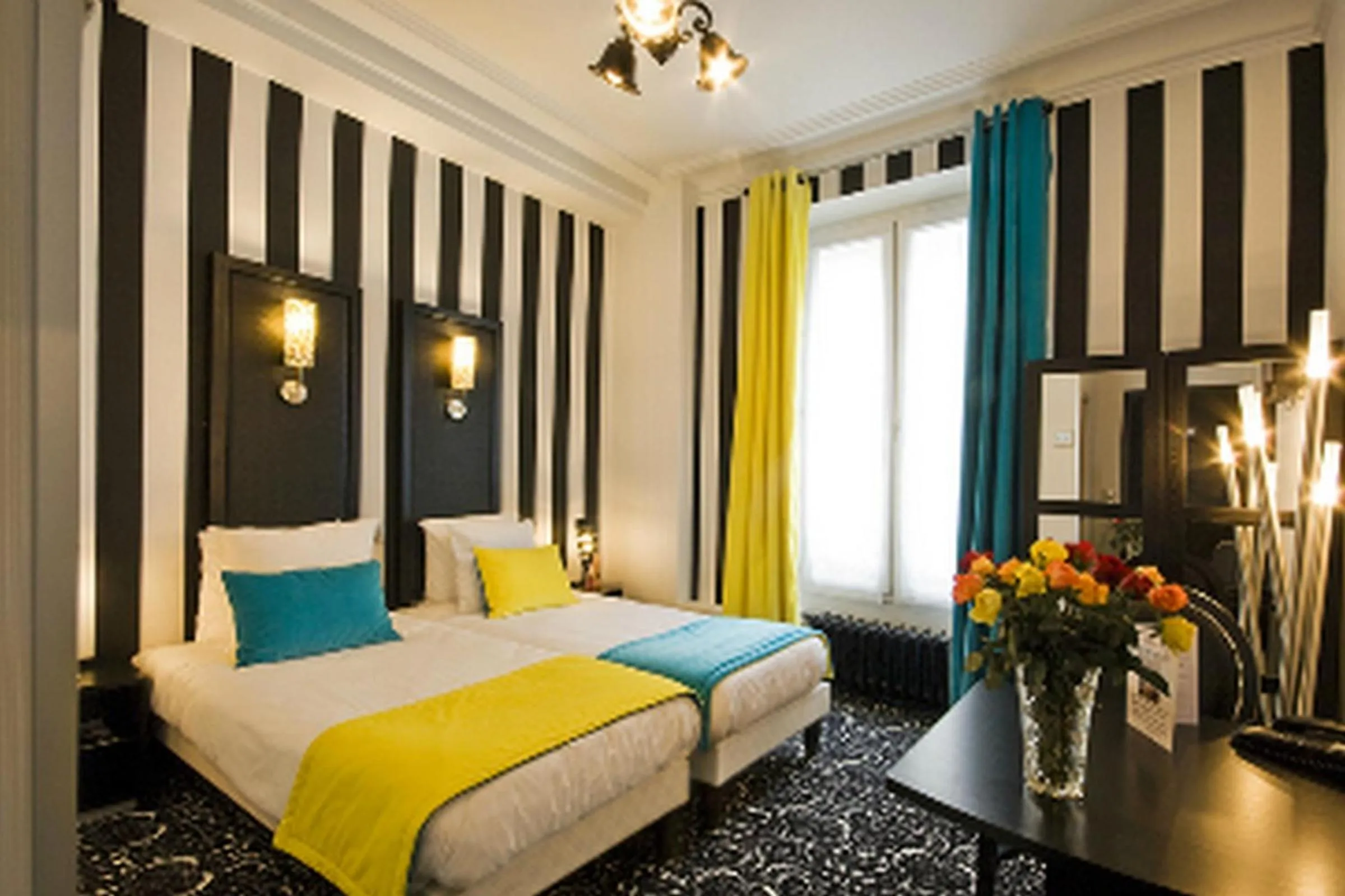 Superior Double or Twin Room in Hotel Peyris Opera