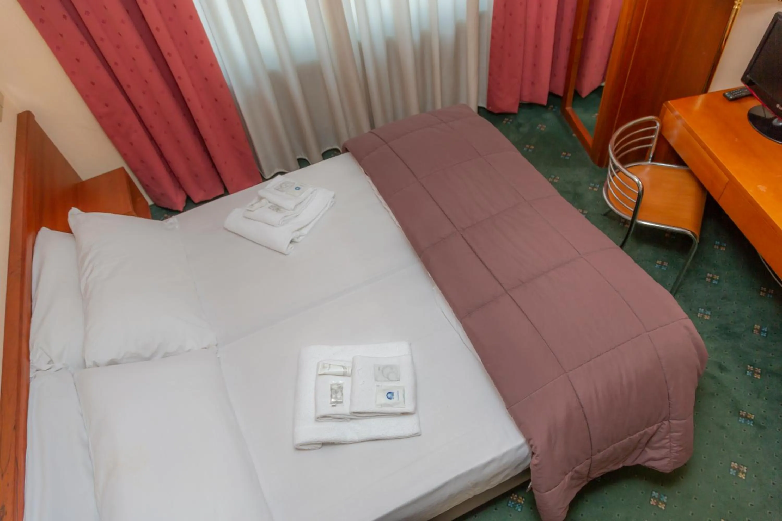 Family Room with Mountain View in Hotel la Torre