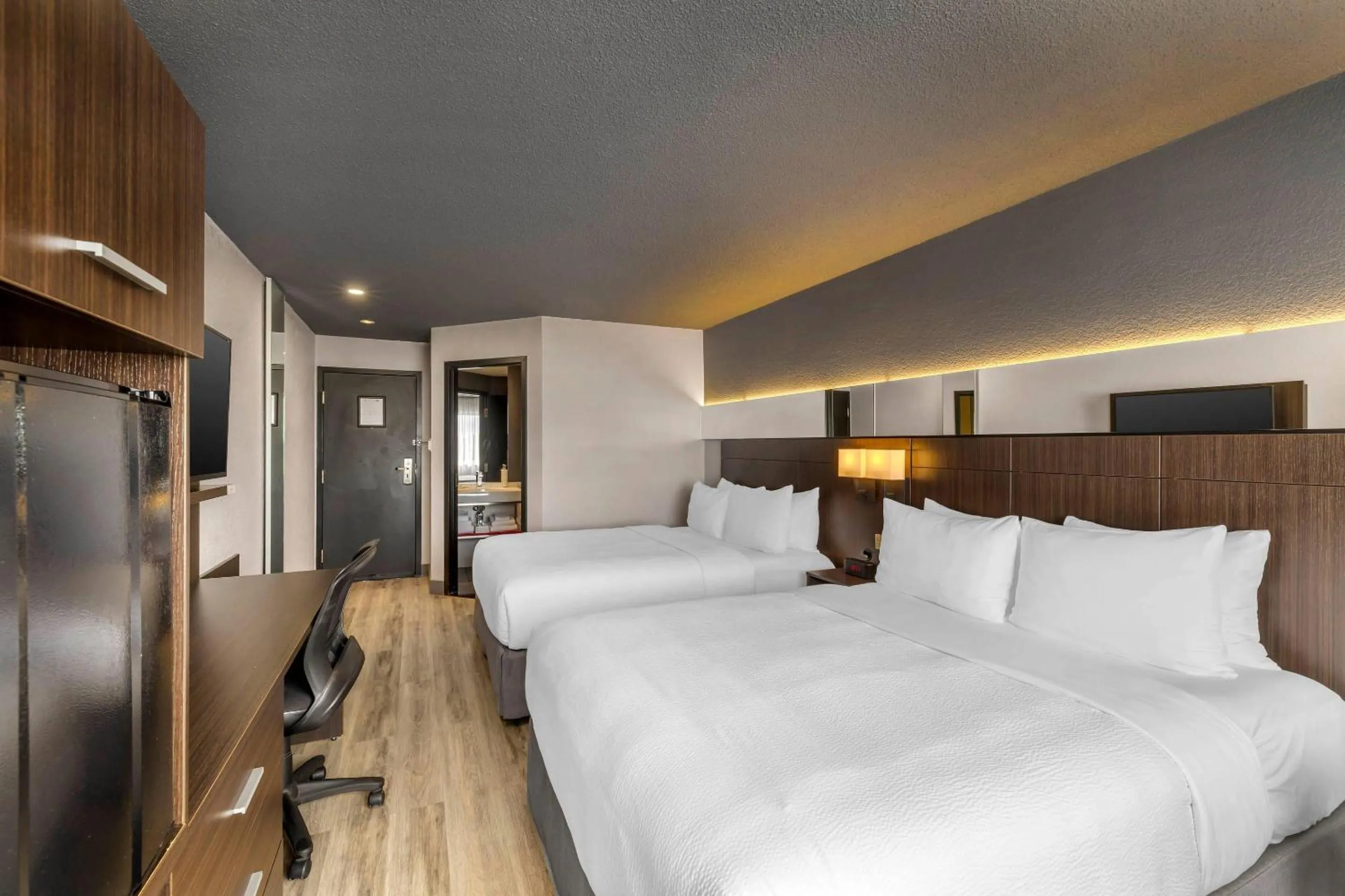 Queen Room with Two Queen Beds - Non-Smoking in Hotel Quartier, an Ascend Collection Hotel