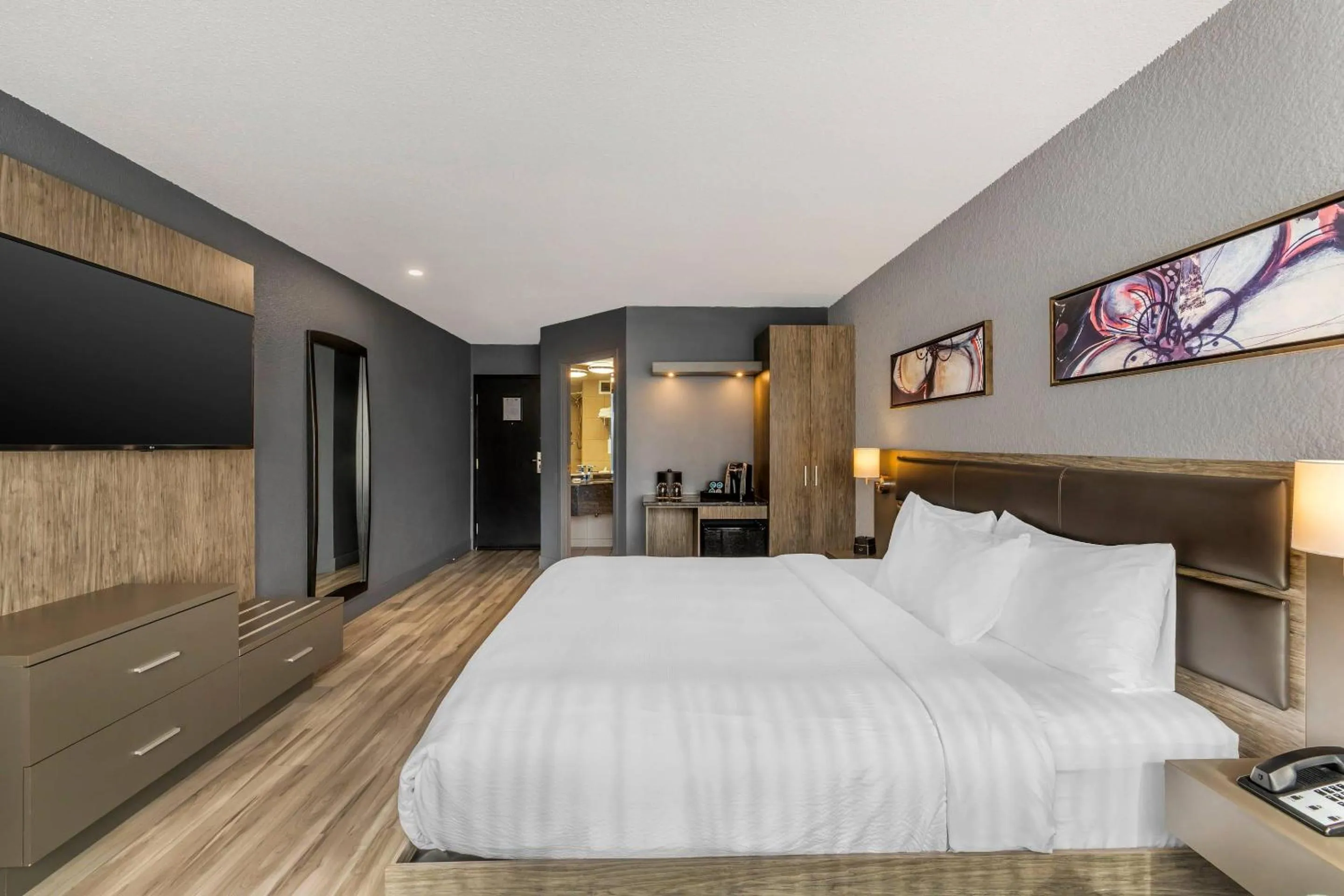  Deluxe King Room in Hotel Quartier, an Ascend Collection Hotel