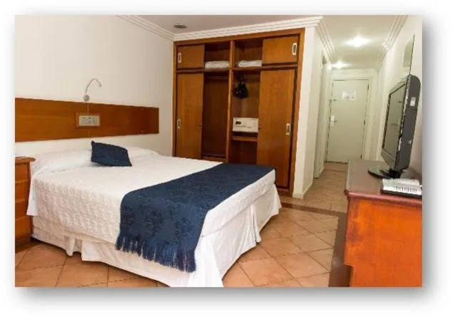 Executive Double Room Side View with Balcony in Hotel Solar do Amanhecer